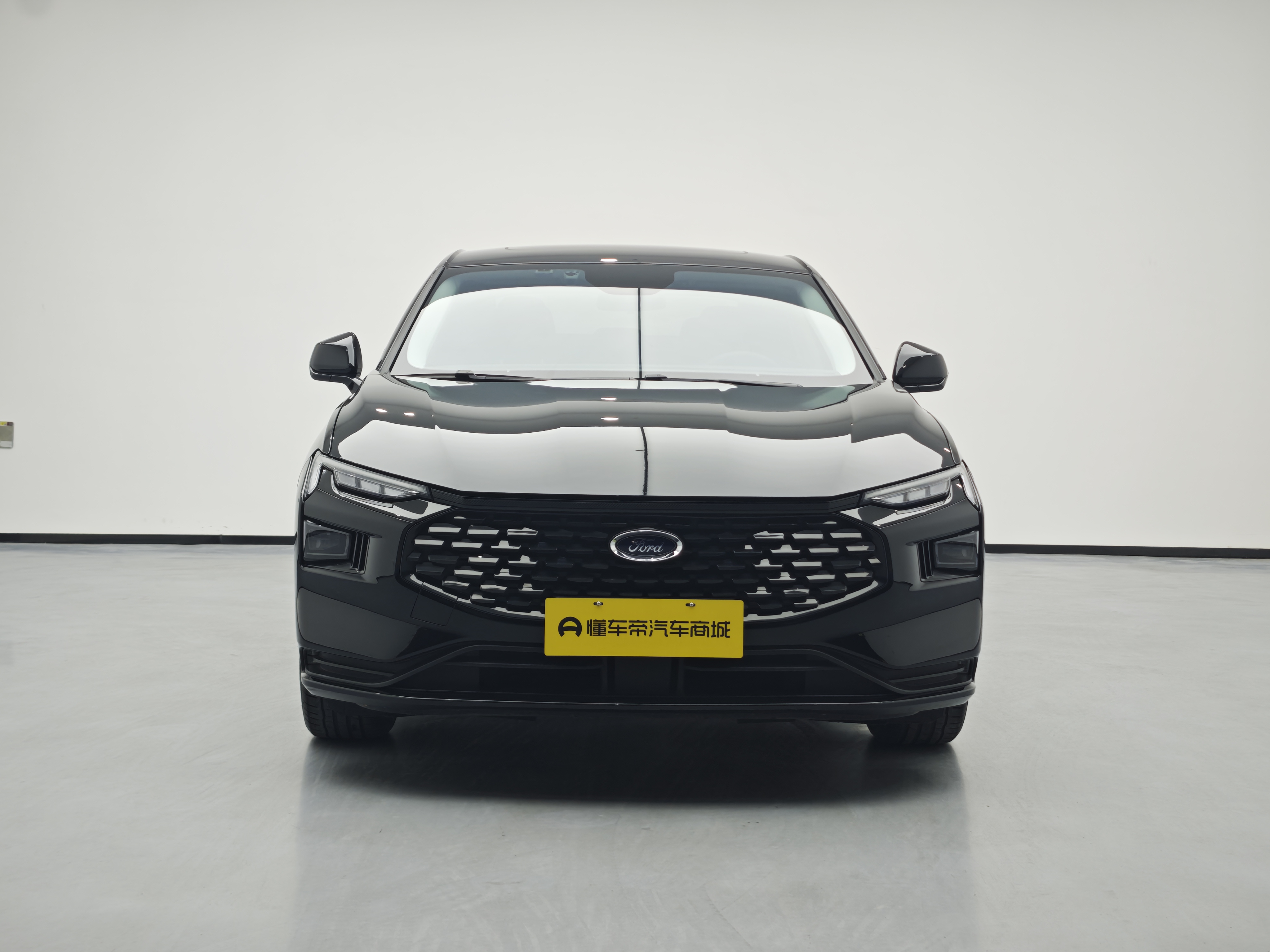 Ford Mondeo 2023 صورة سيارة #2