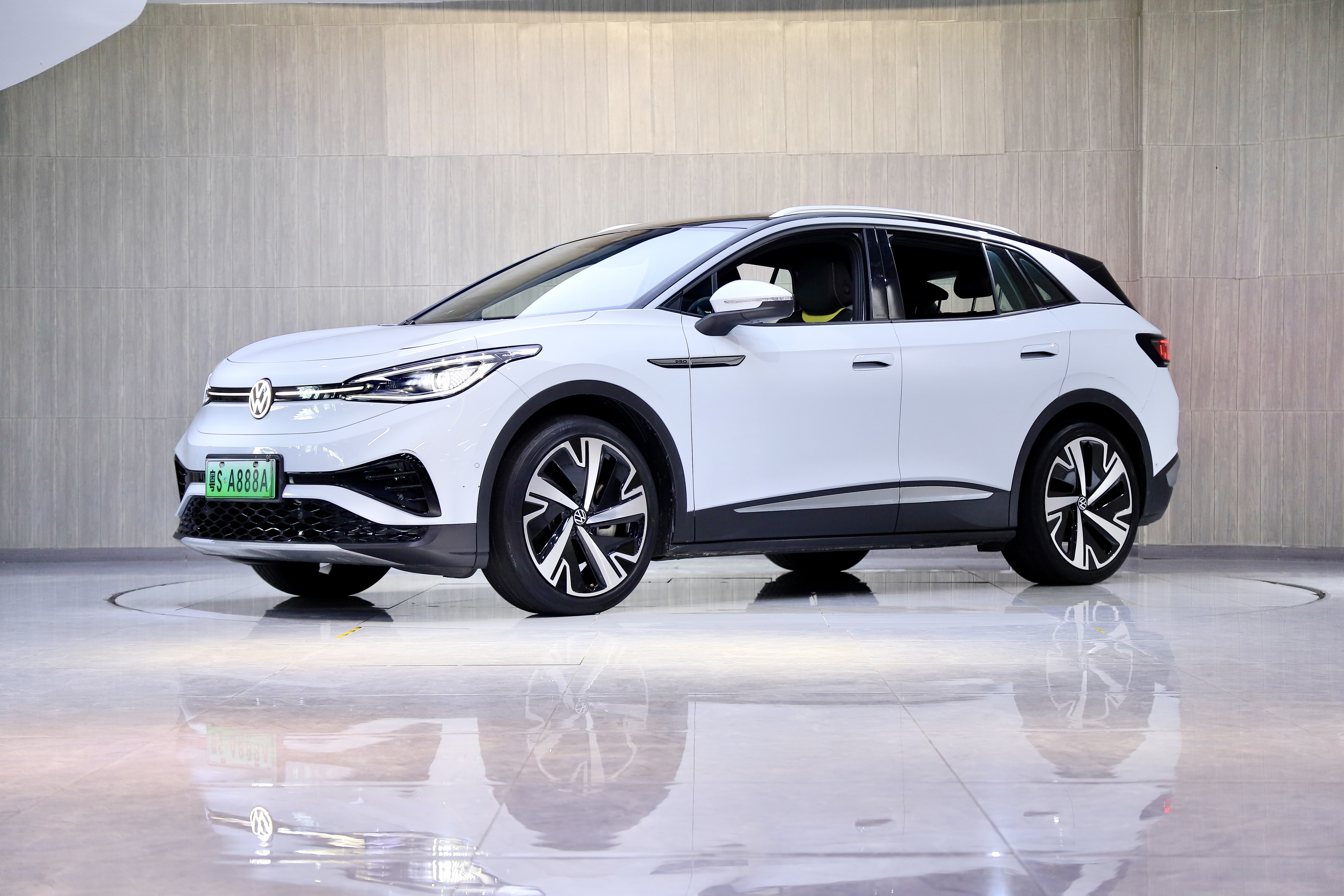 Volkswagen ID.4 X 2022 immagine di auto #2