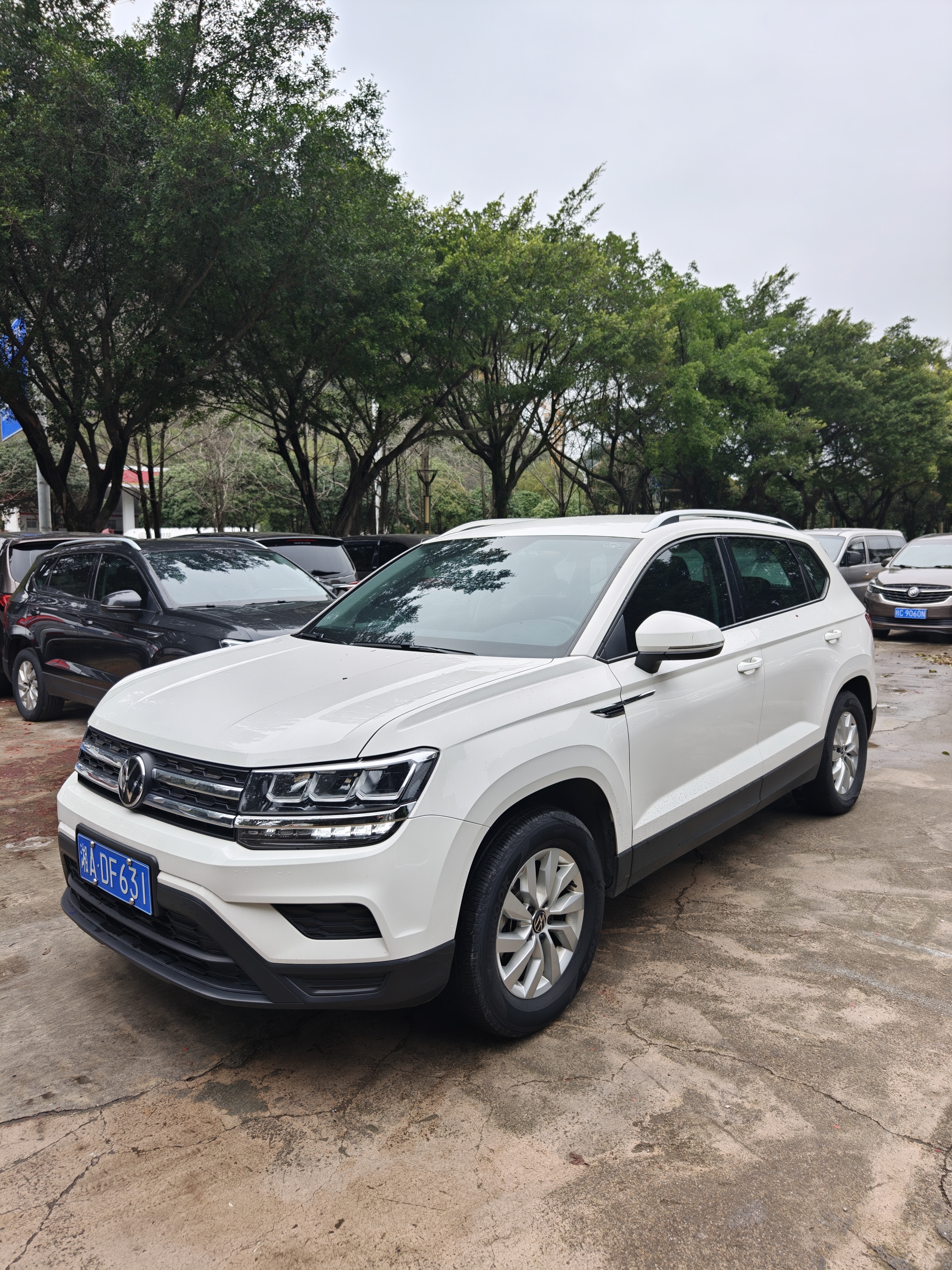 Volkswagen Tharu 2023 car image #2