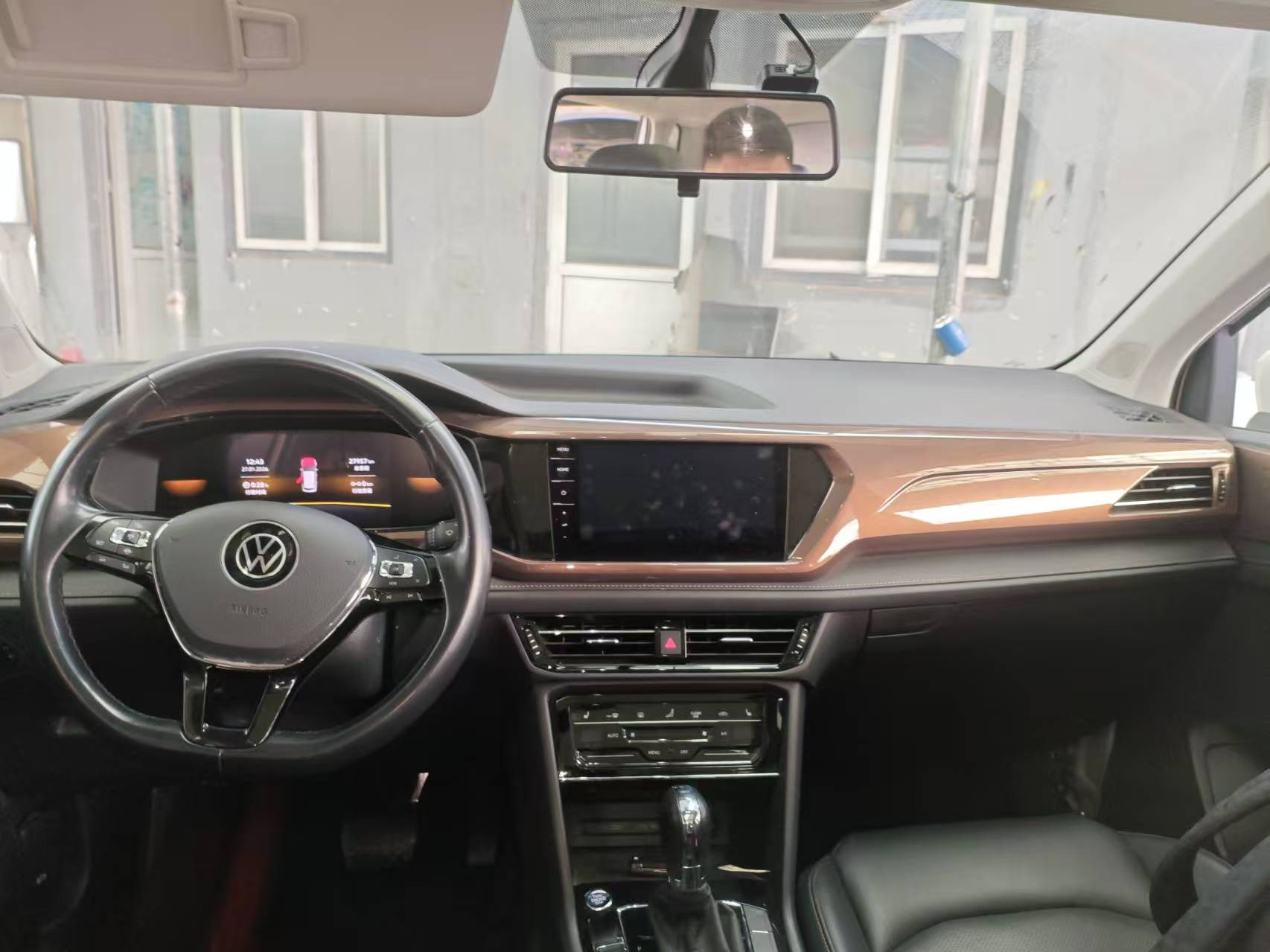 Volkswagen Tharu 2022 car image #2