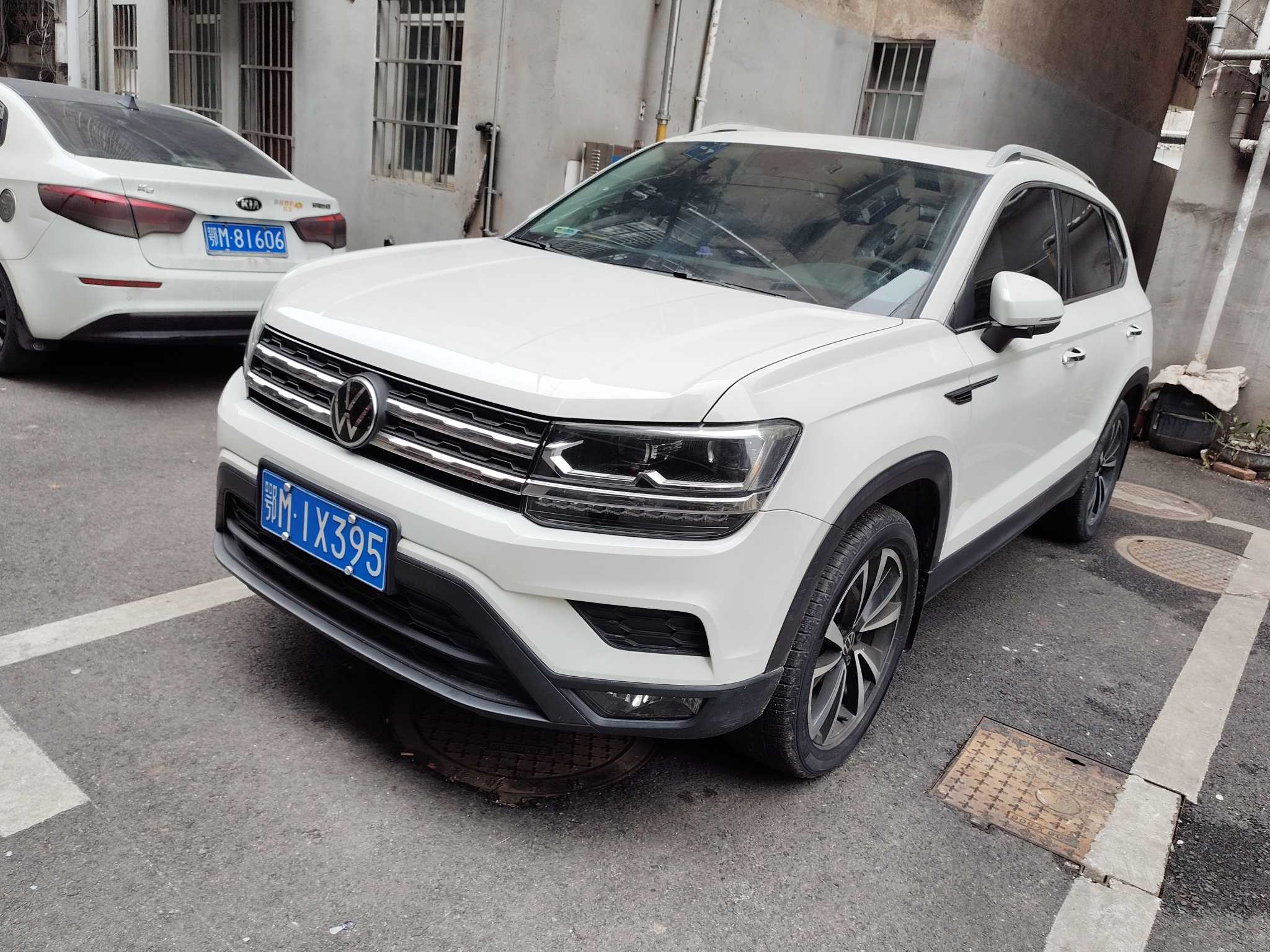 Volkswagen Tharu 2022 immagine di auto #2