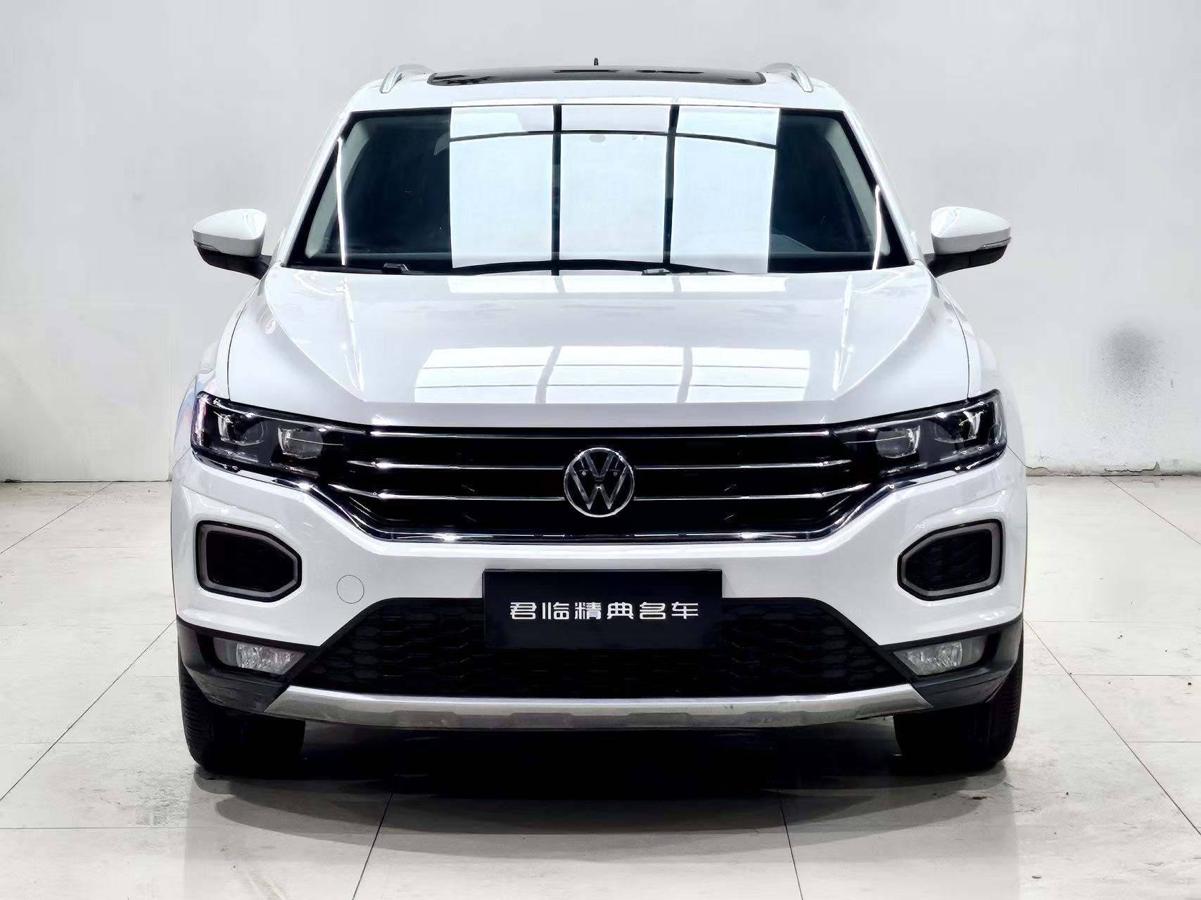 Volkswagen T-Roc 2022 immagine di auto #2