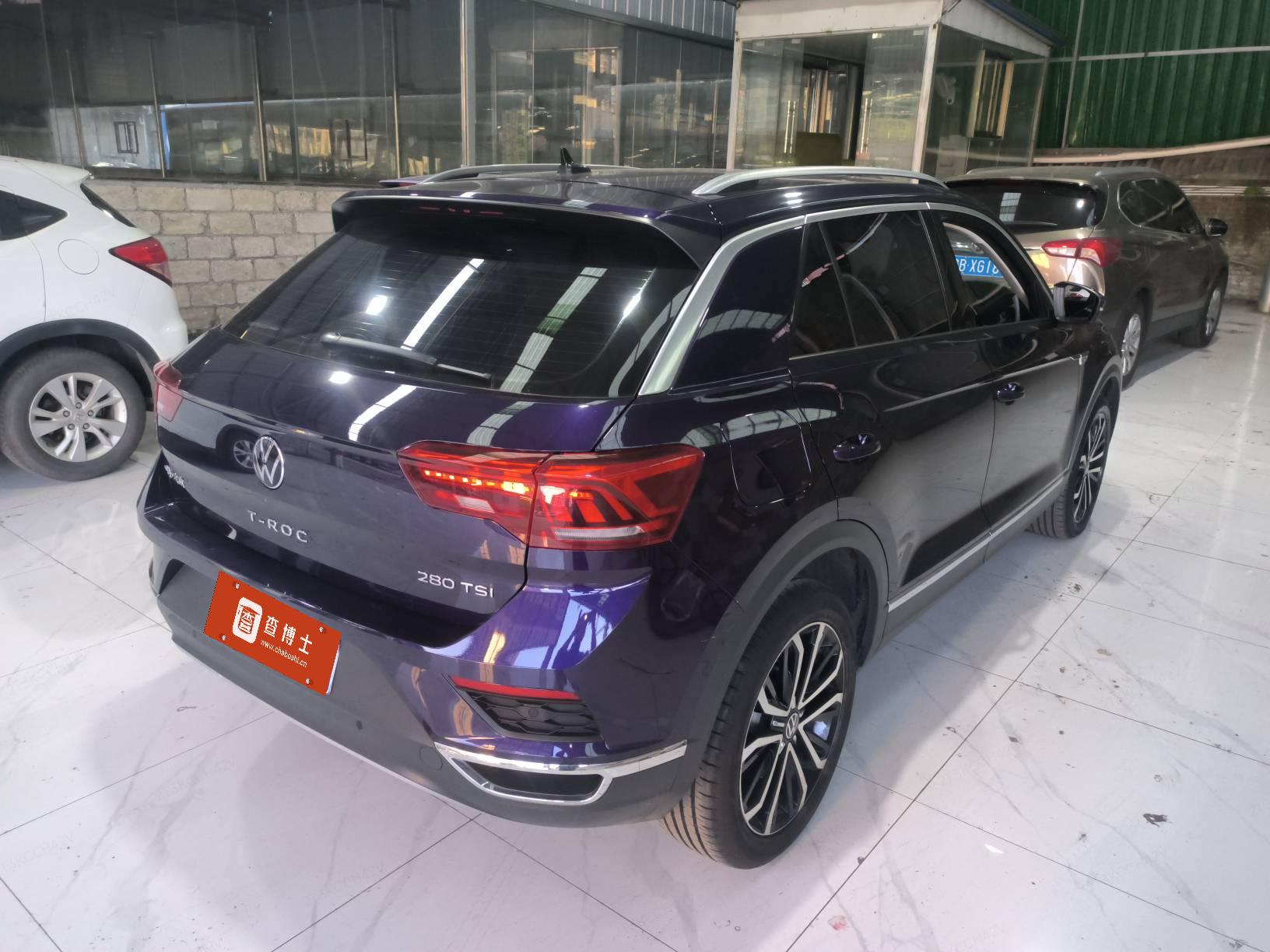 Volkswagen T-Roc 2022 car image #2