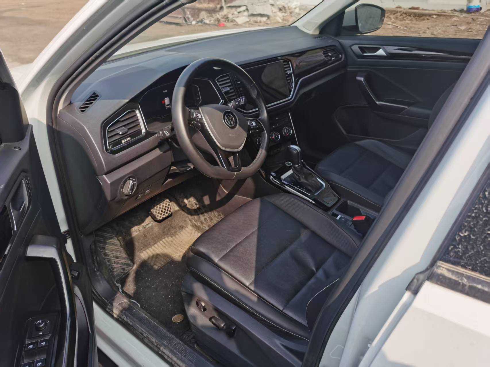 T-Roc 2023 #2 T-Roc 2023 car image #2