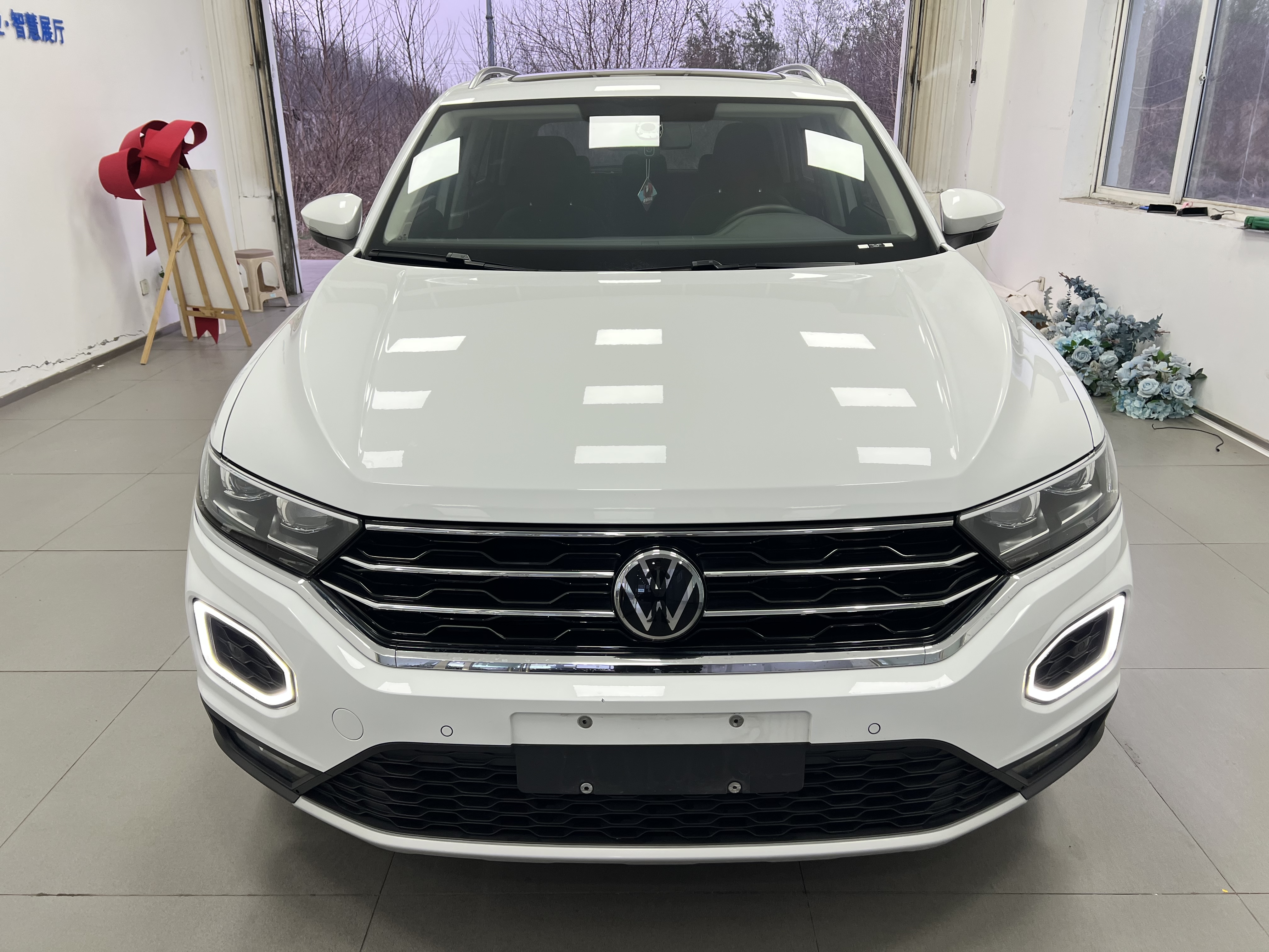 T-Roc 2023 car image #2