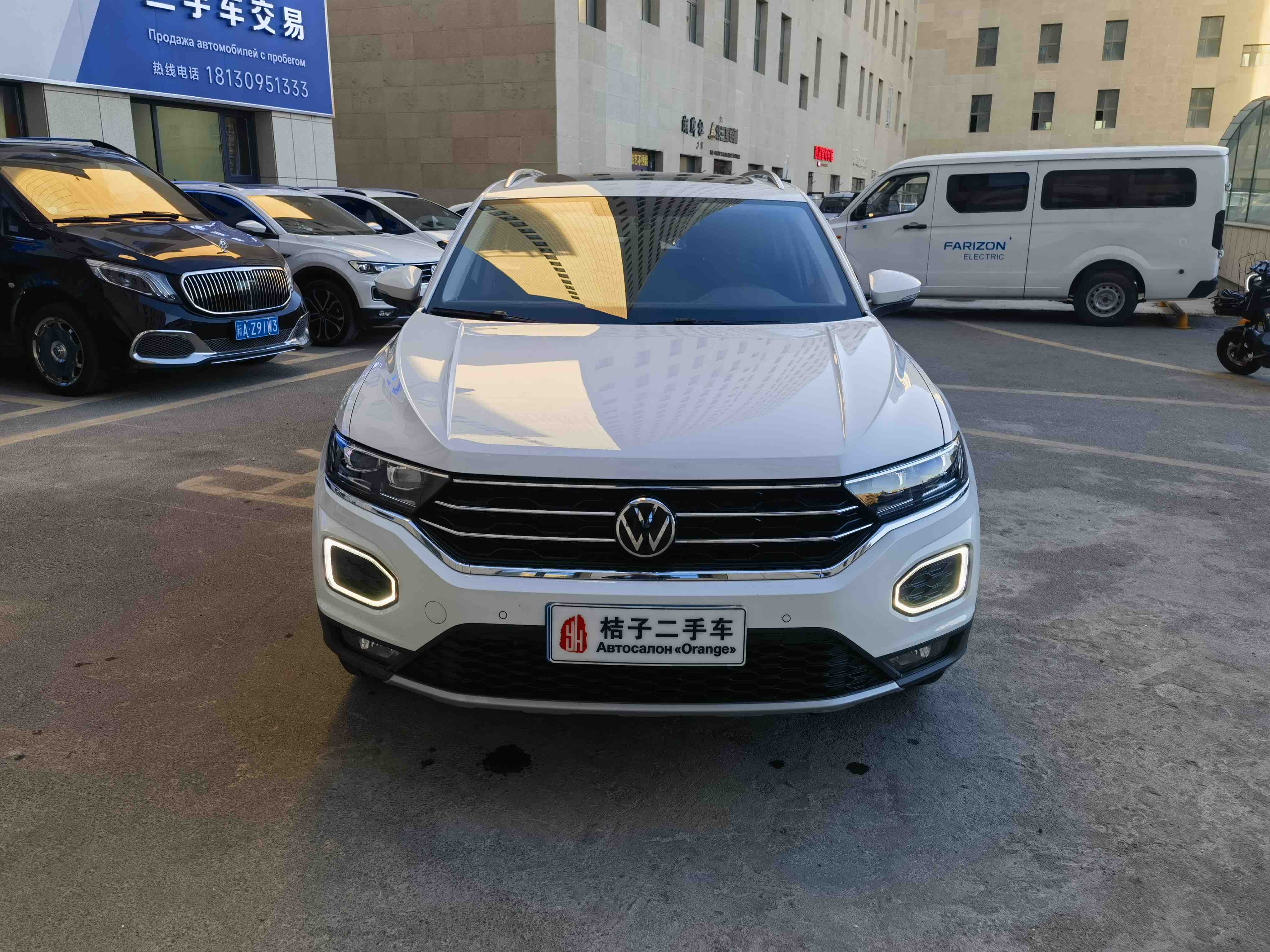 Volkswagen T-Roc 2022 car image #2