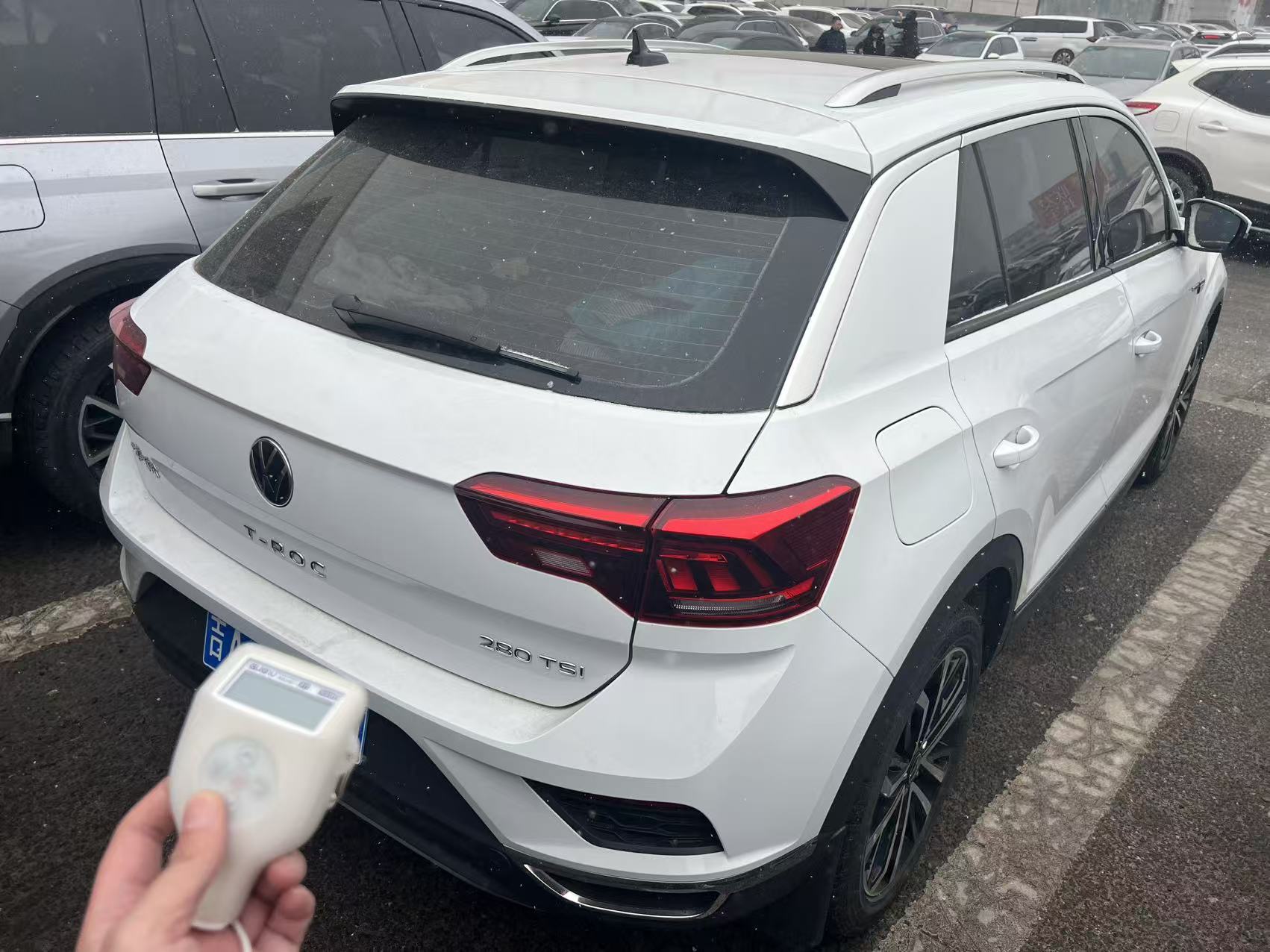 Volkswagen T-Roc 2022 immagine di auto #2