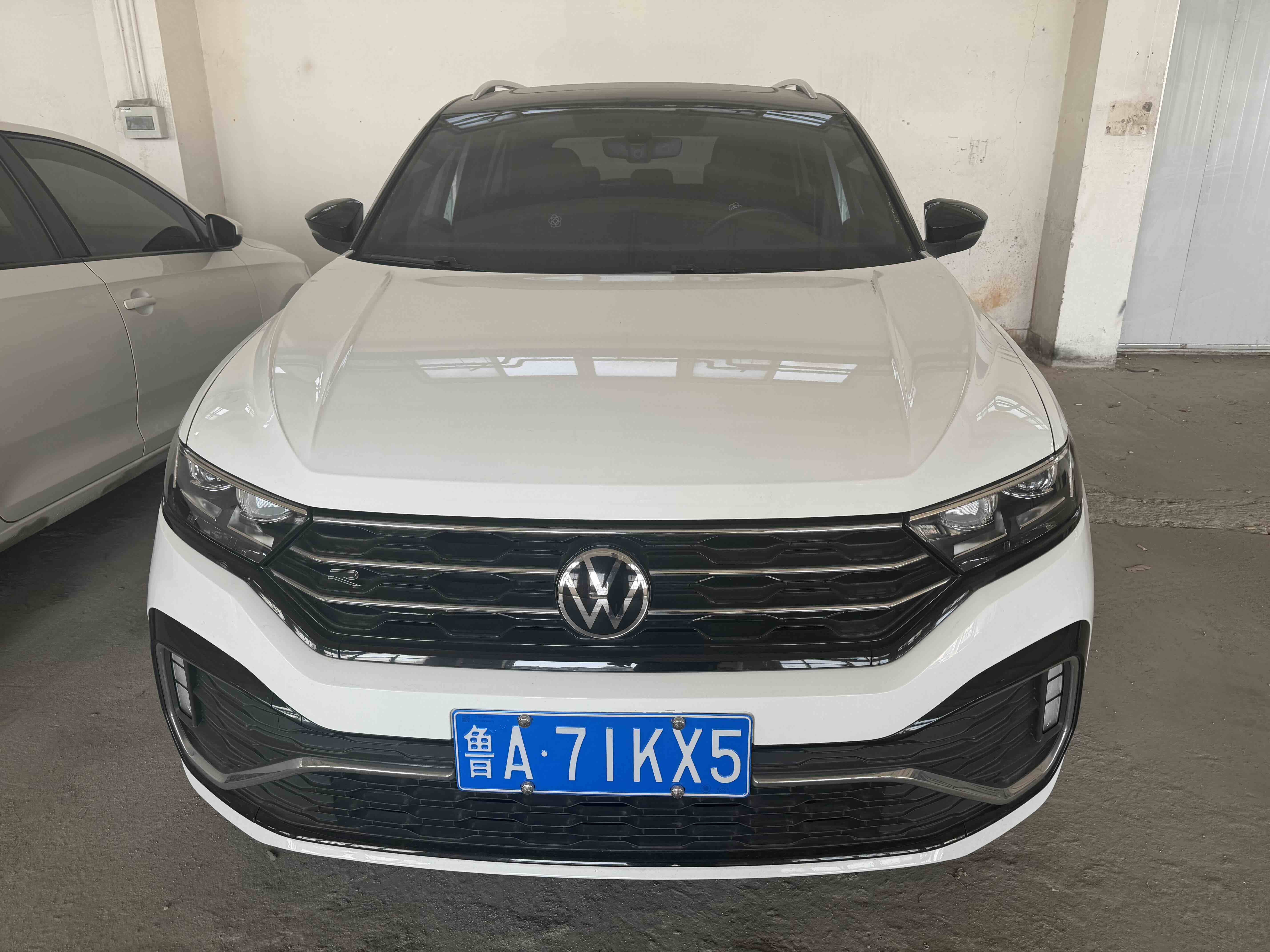 Volkswagen T-Roc 2023 #2 Volkswagen T-Roc 2023 car image #2