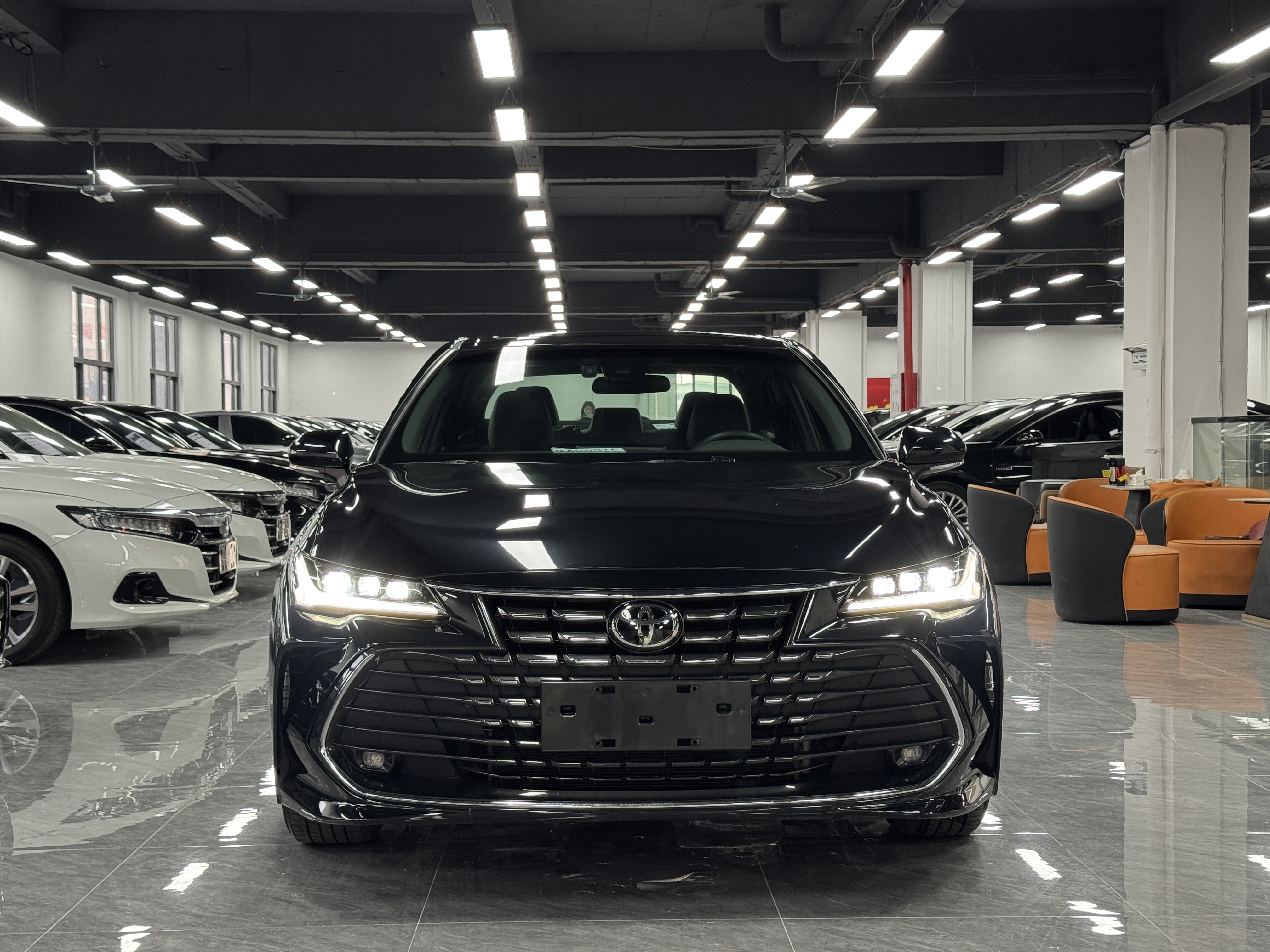 Toyota Avalon 2022 car image #2