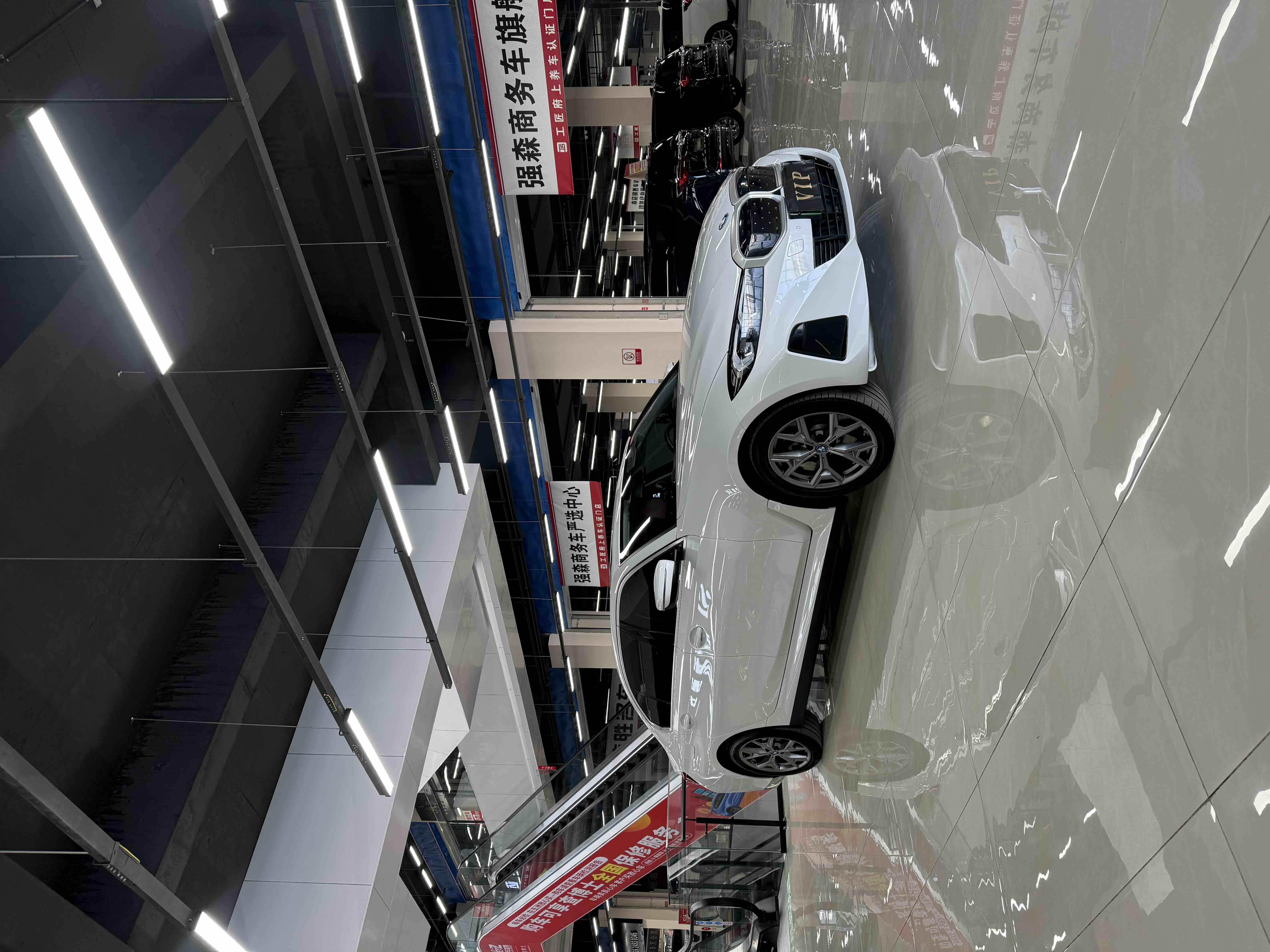 BMW i3 2023 car image #2