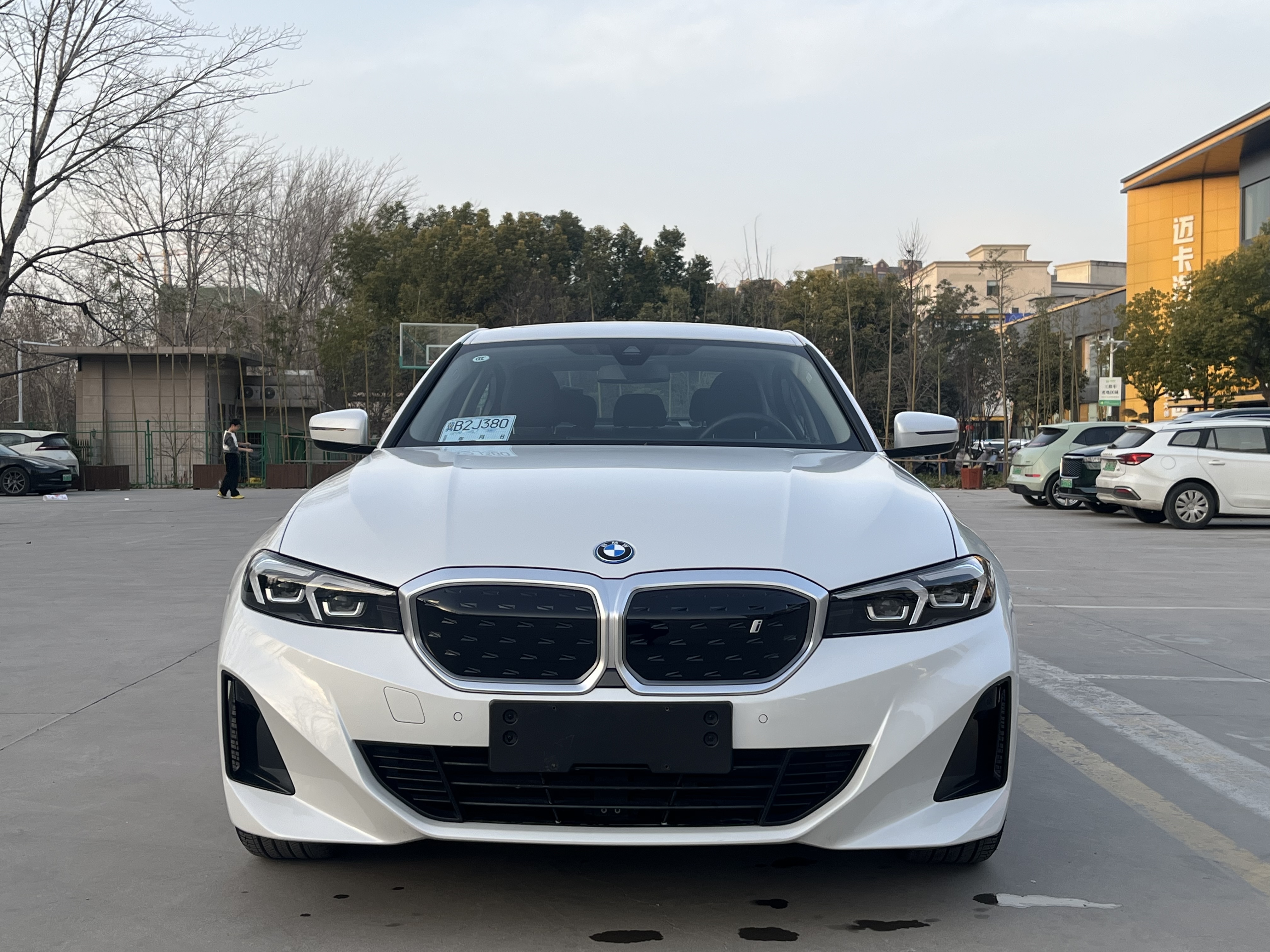 BMW i3 2022 #2 BMW i3 2022 car image #2