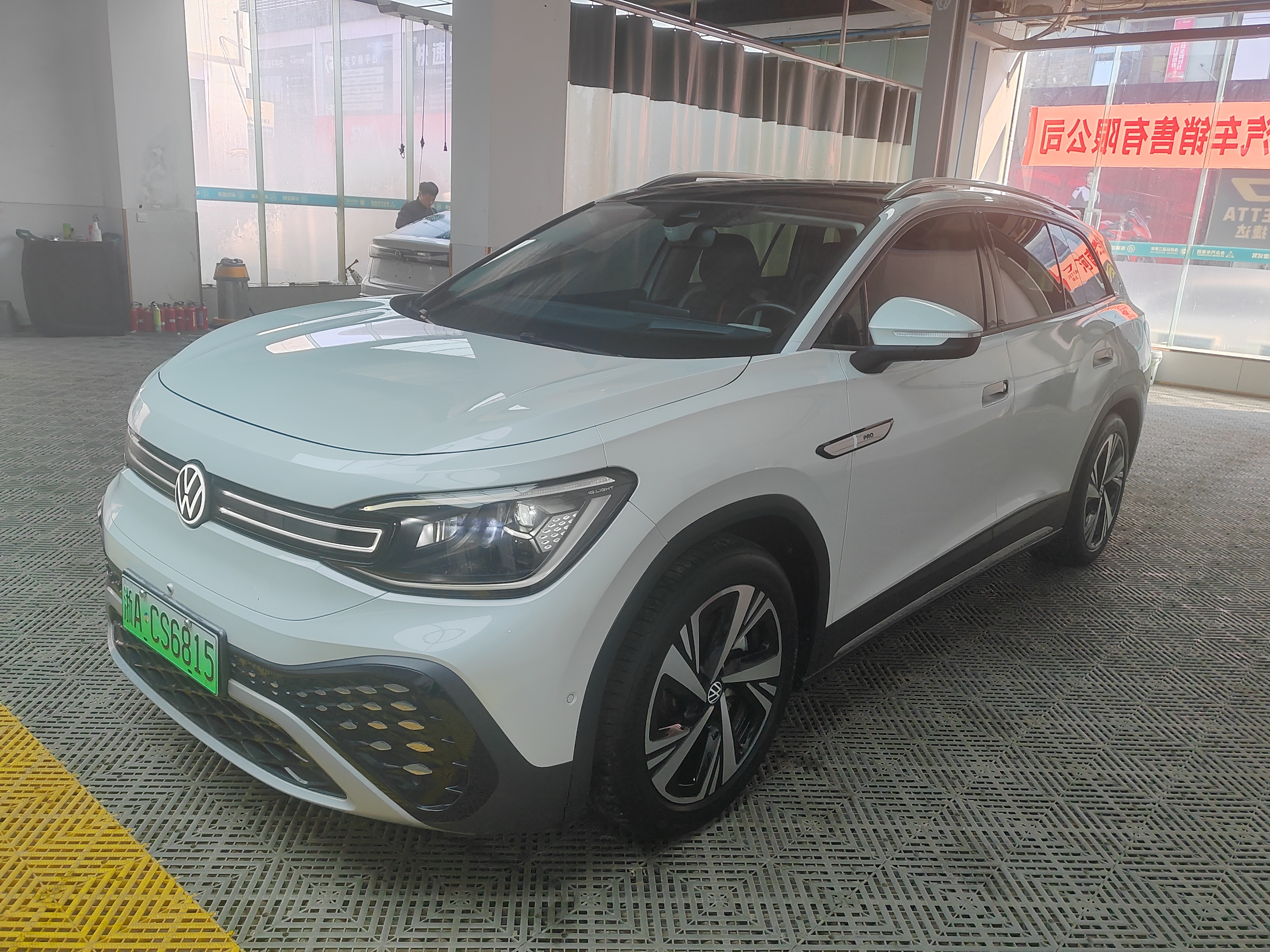 Volkswagen ID.6 Crozz 2023 immagine di auto #2