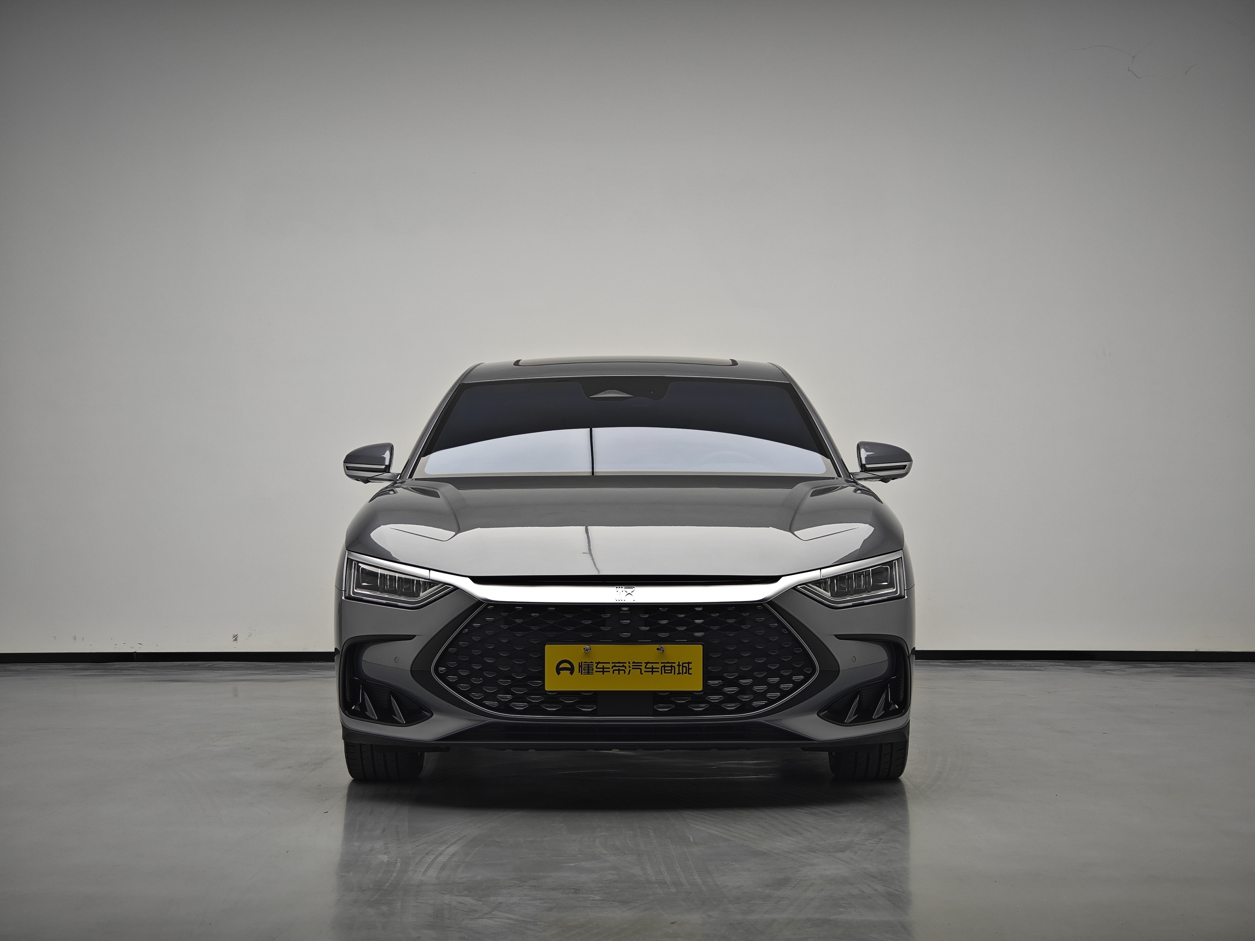 BYD Han 2022 #2 BYD Han 2022 car image #2
