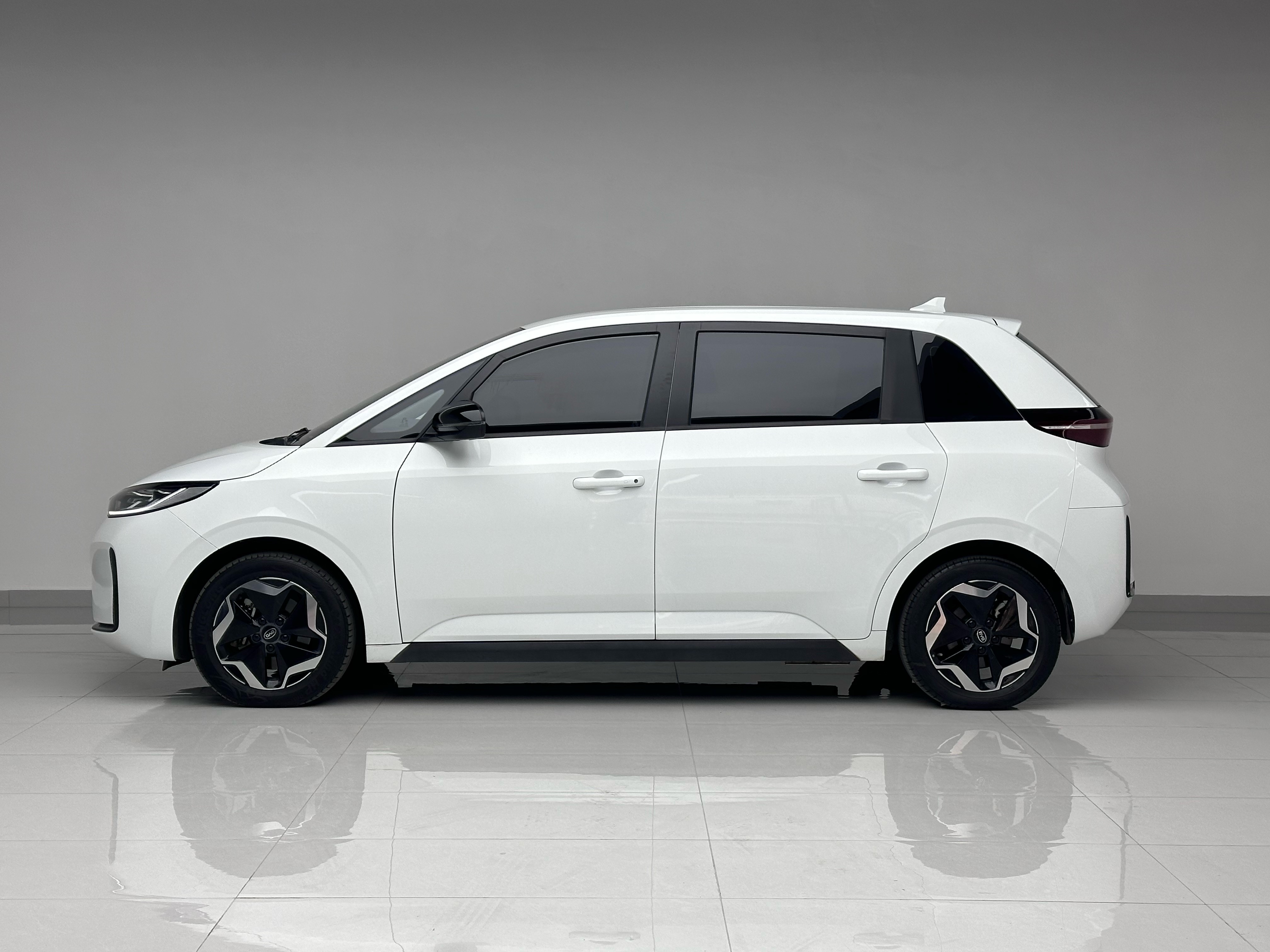 BYD D1 2023 car image #2