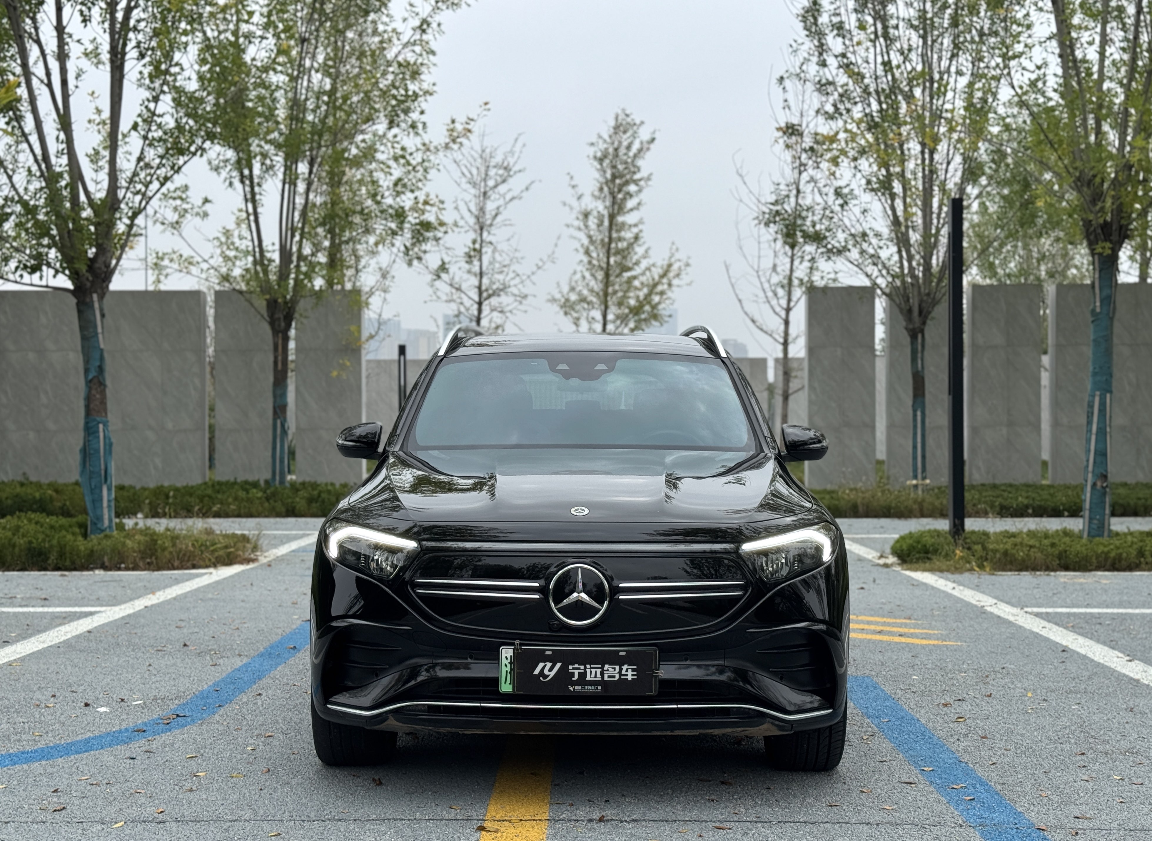 Mercedes-Benz EQB Class 2022 car image #2