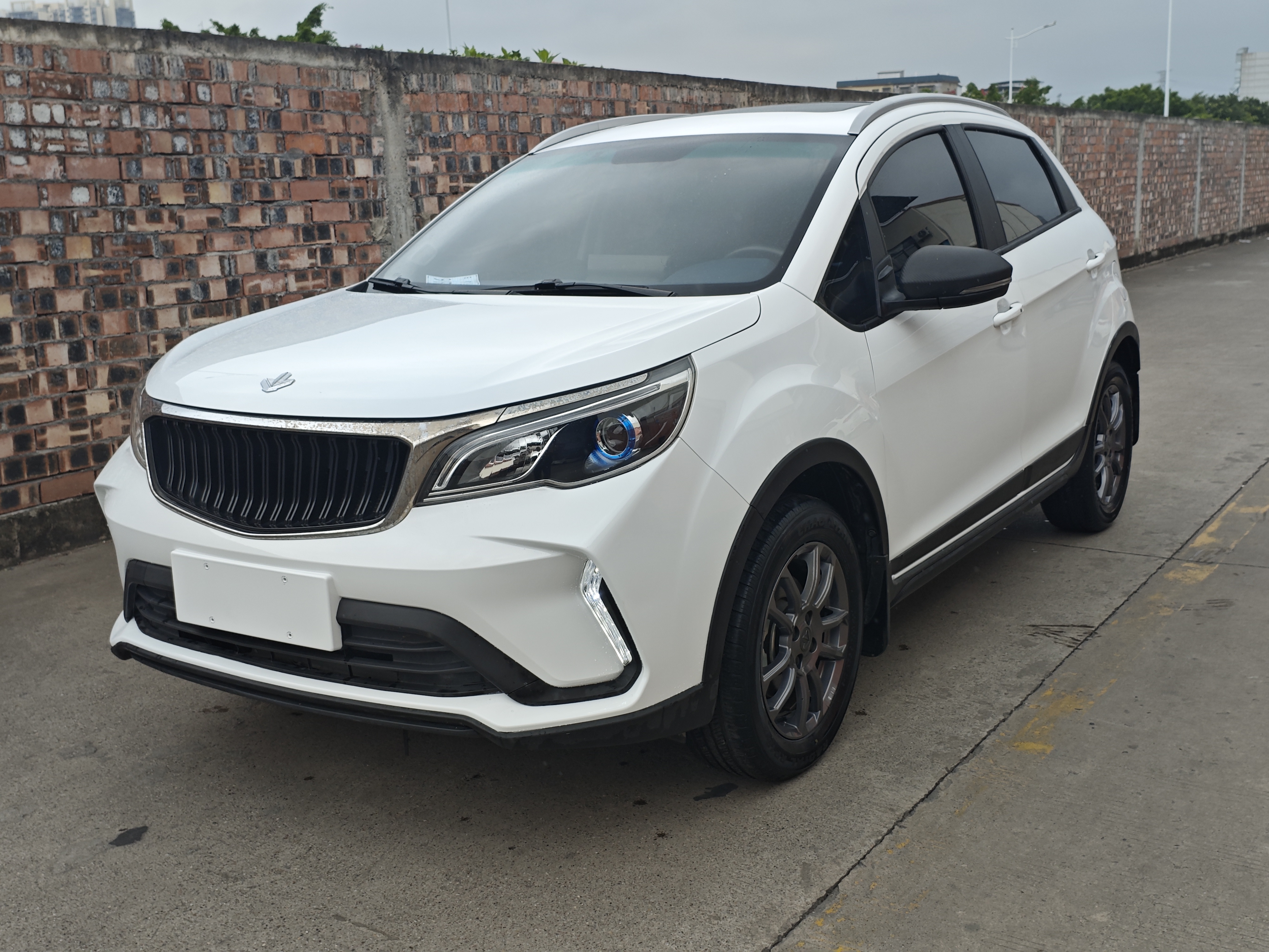 X3 PRO 2022 car image #2