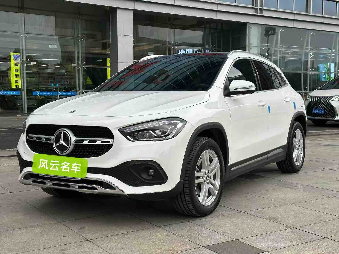 Mercedes-Benz GLA Class 2022 car image #2