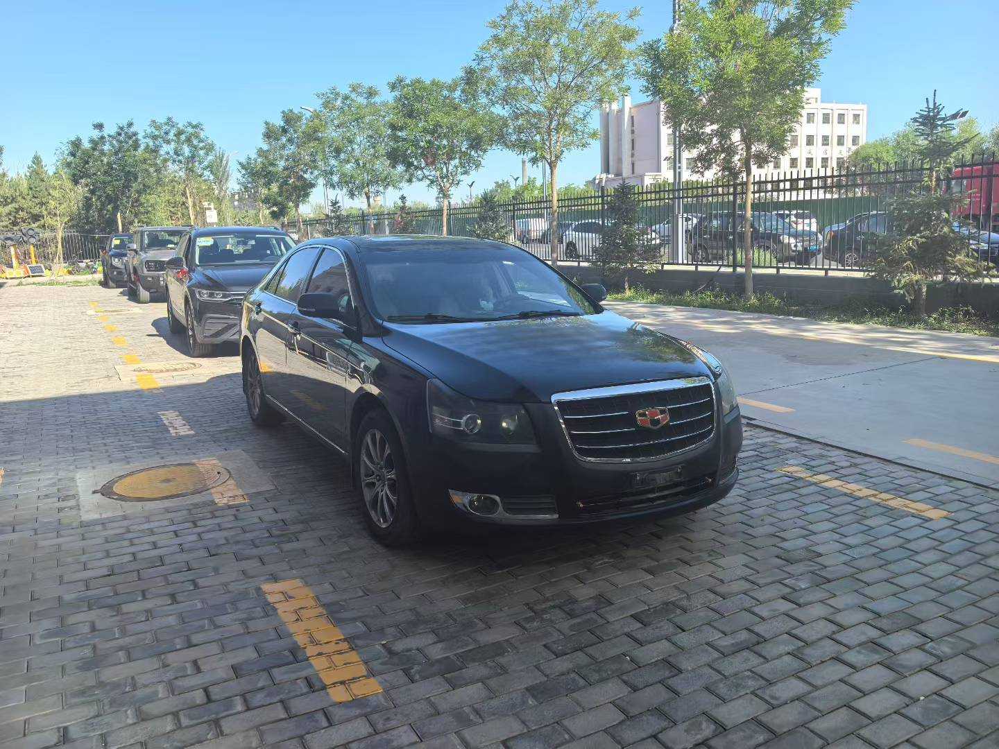 GEELY EC8 2012 #2 GEELY EC8 2012 car image #2