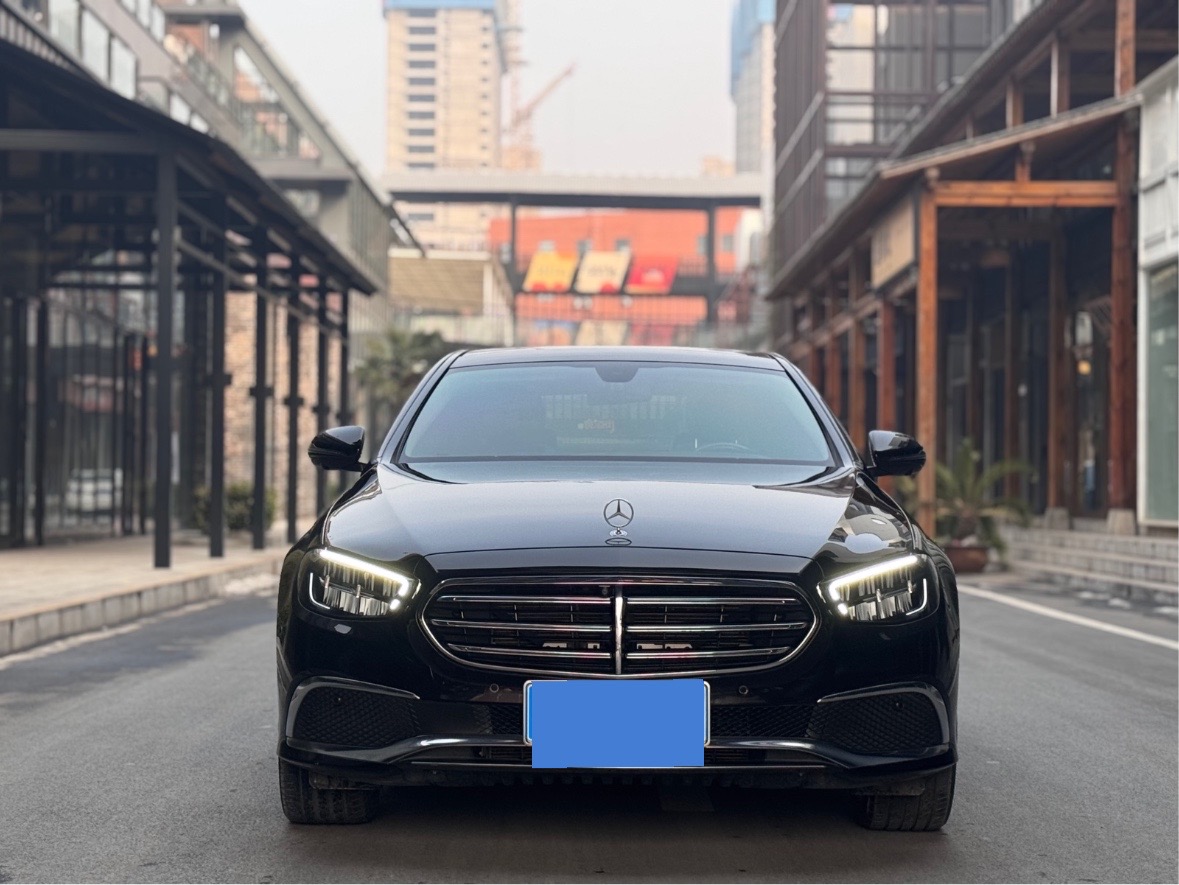 Mercedes-Benz E Class 2022 car image #2