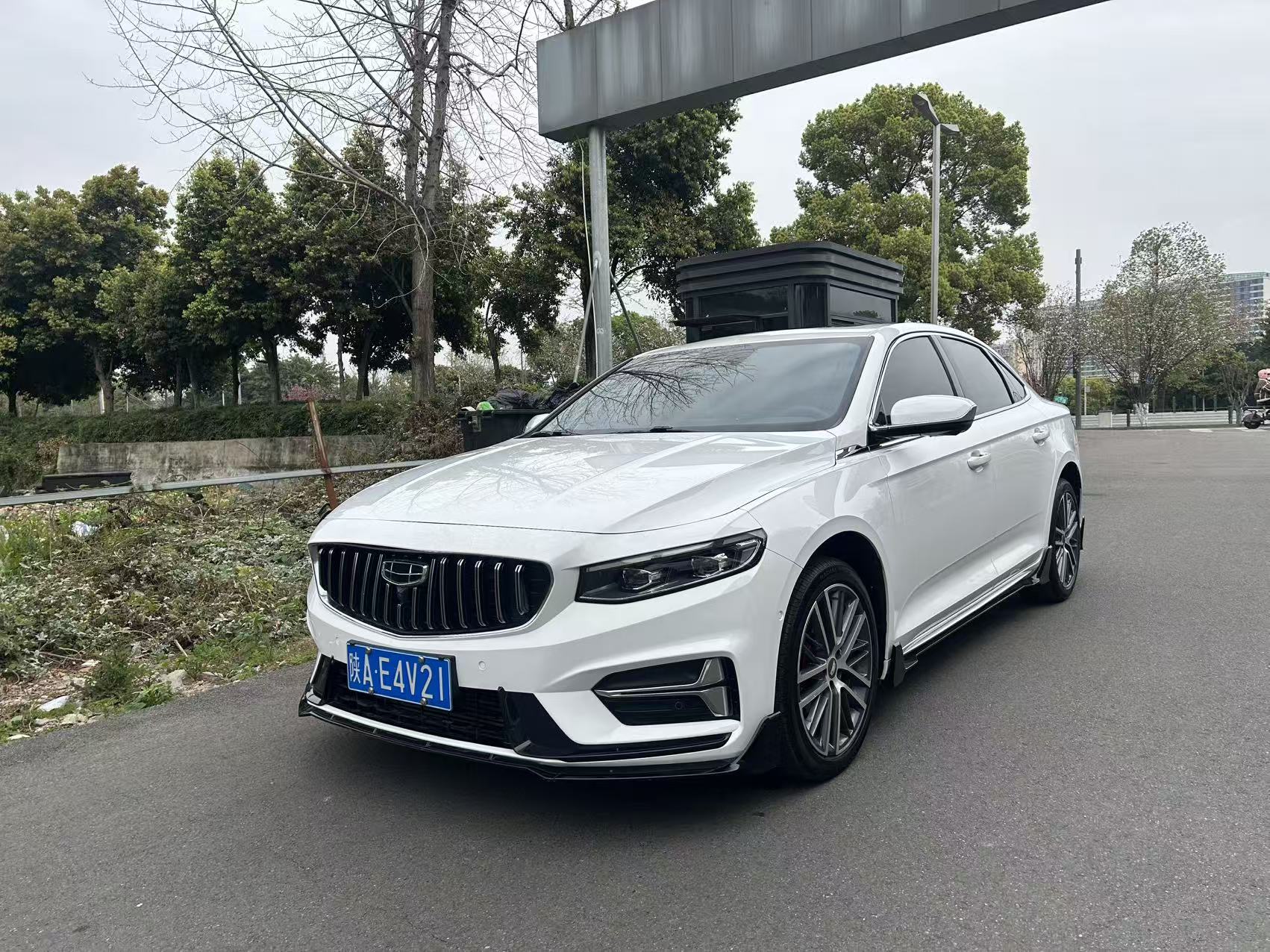 Preface 2023 immagine di auto #2