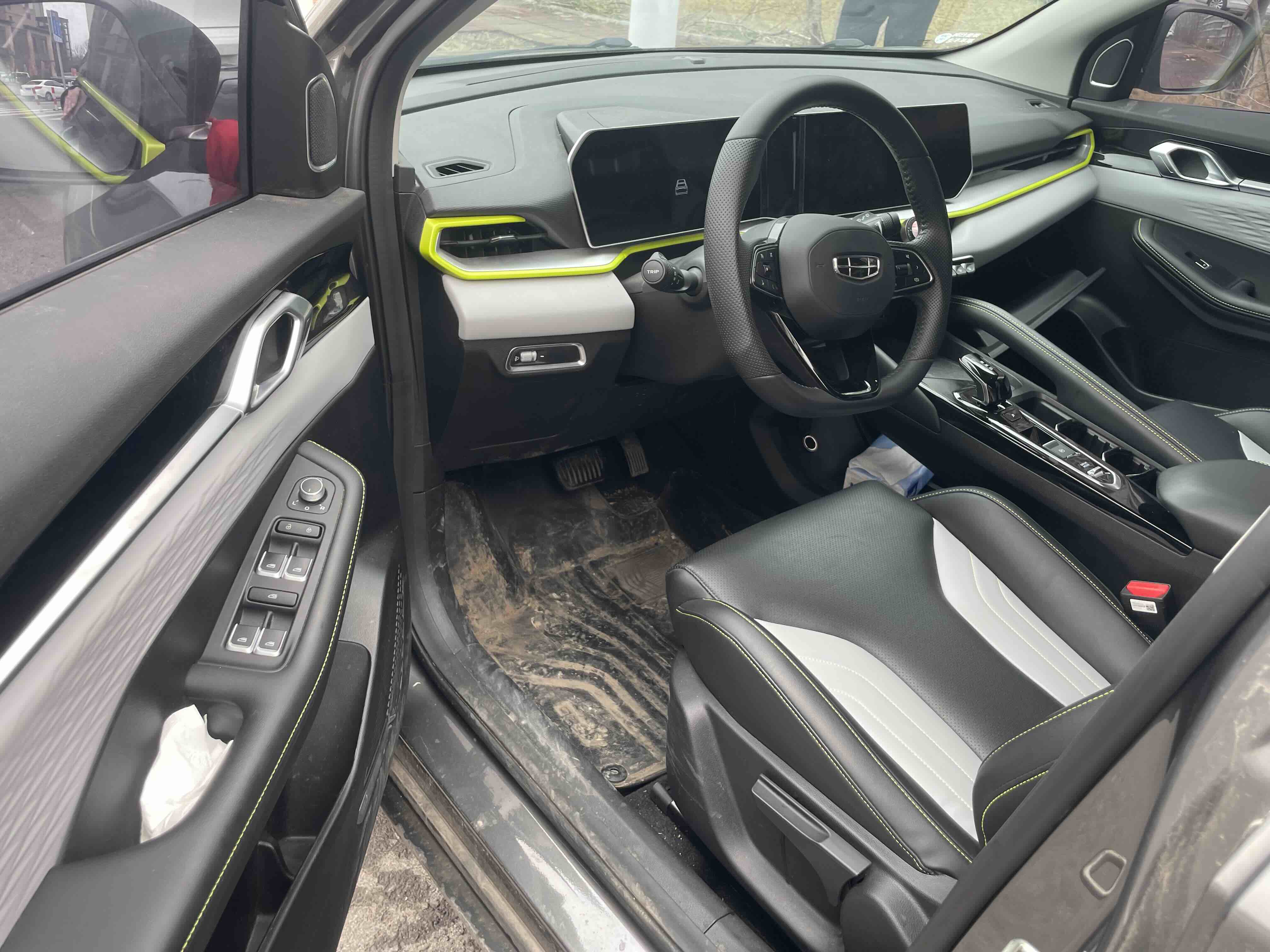 GEELY Coolray 2022 #2 GEELY Coolray 2022 car image #2