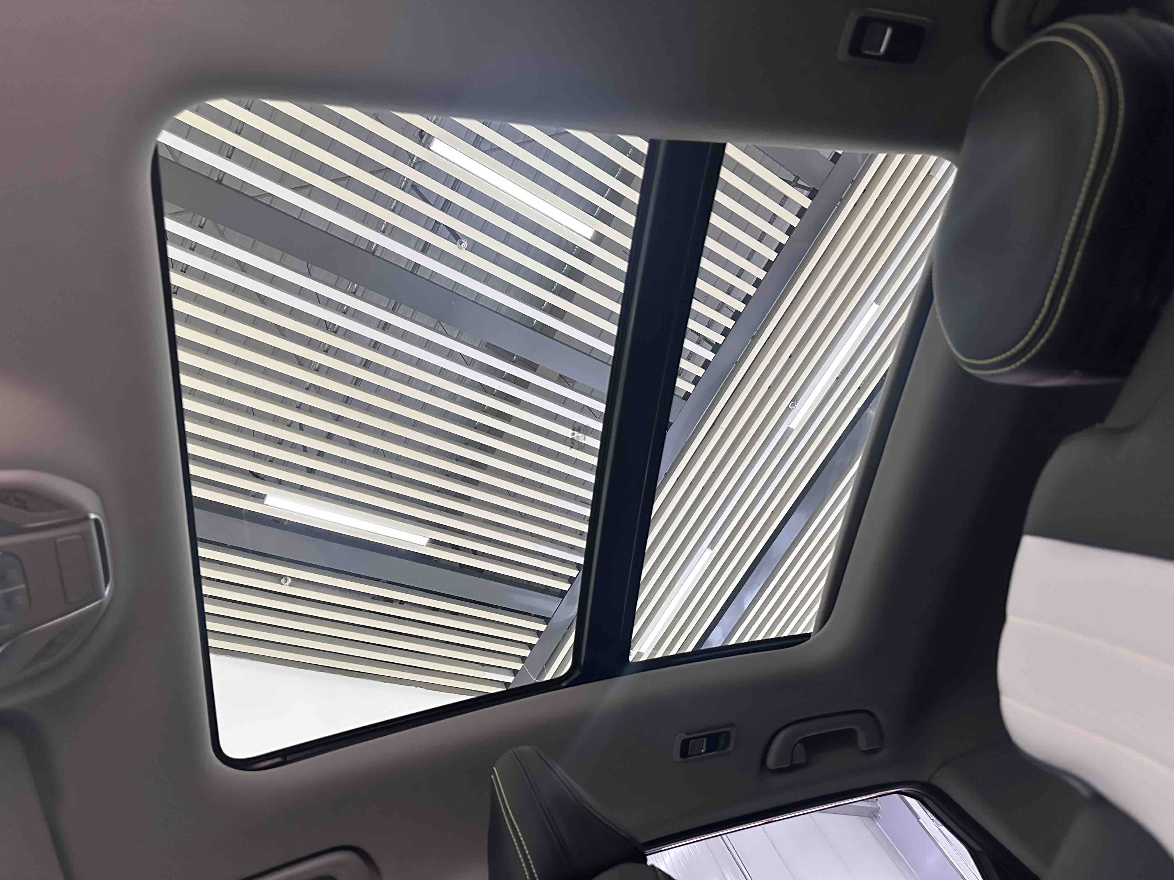 GEELY Coolray 2023 #2 GEELY Coolray 2023 car image #2