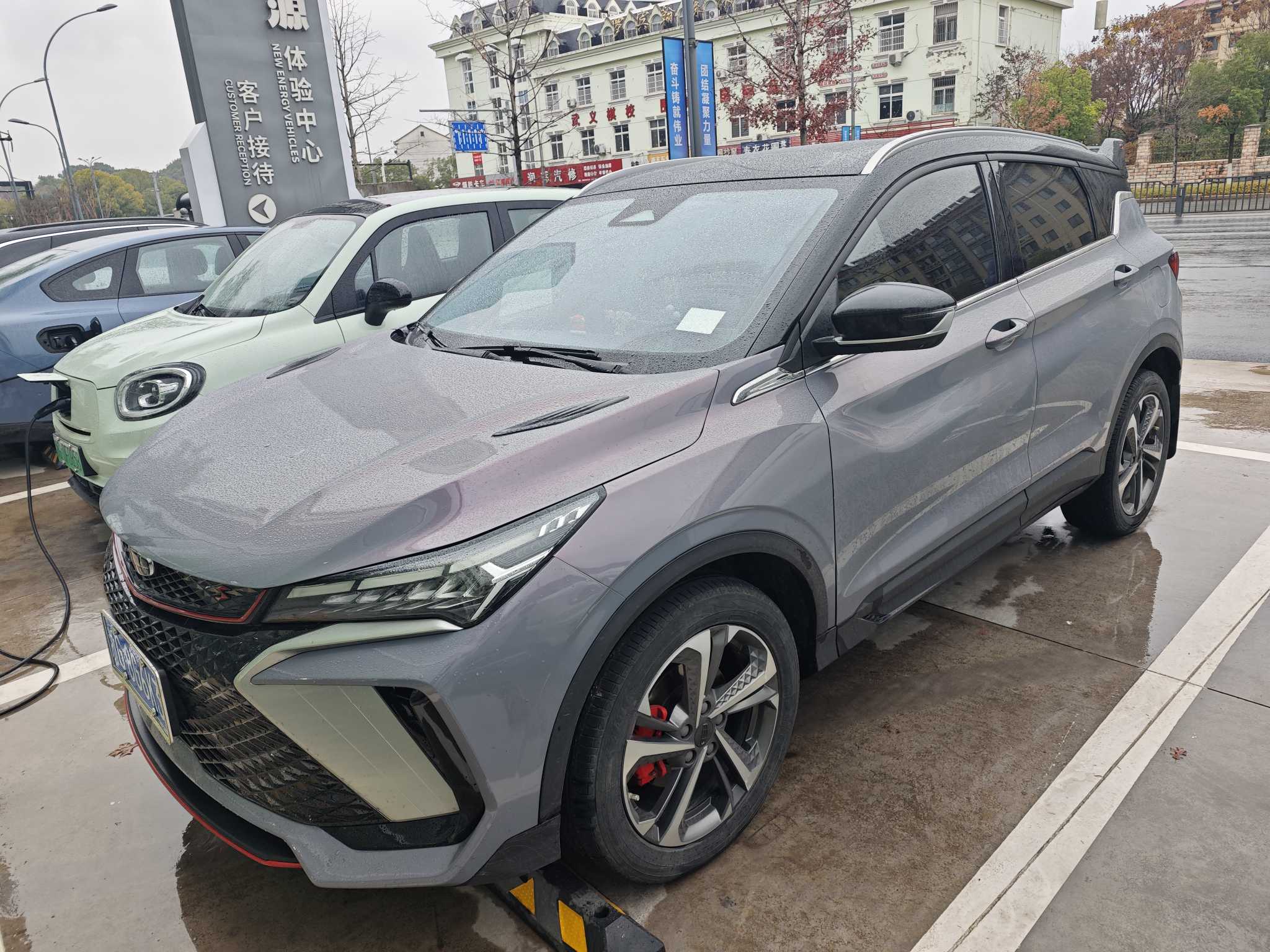 GEELY Coolray 2023 car image #2