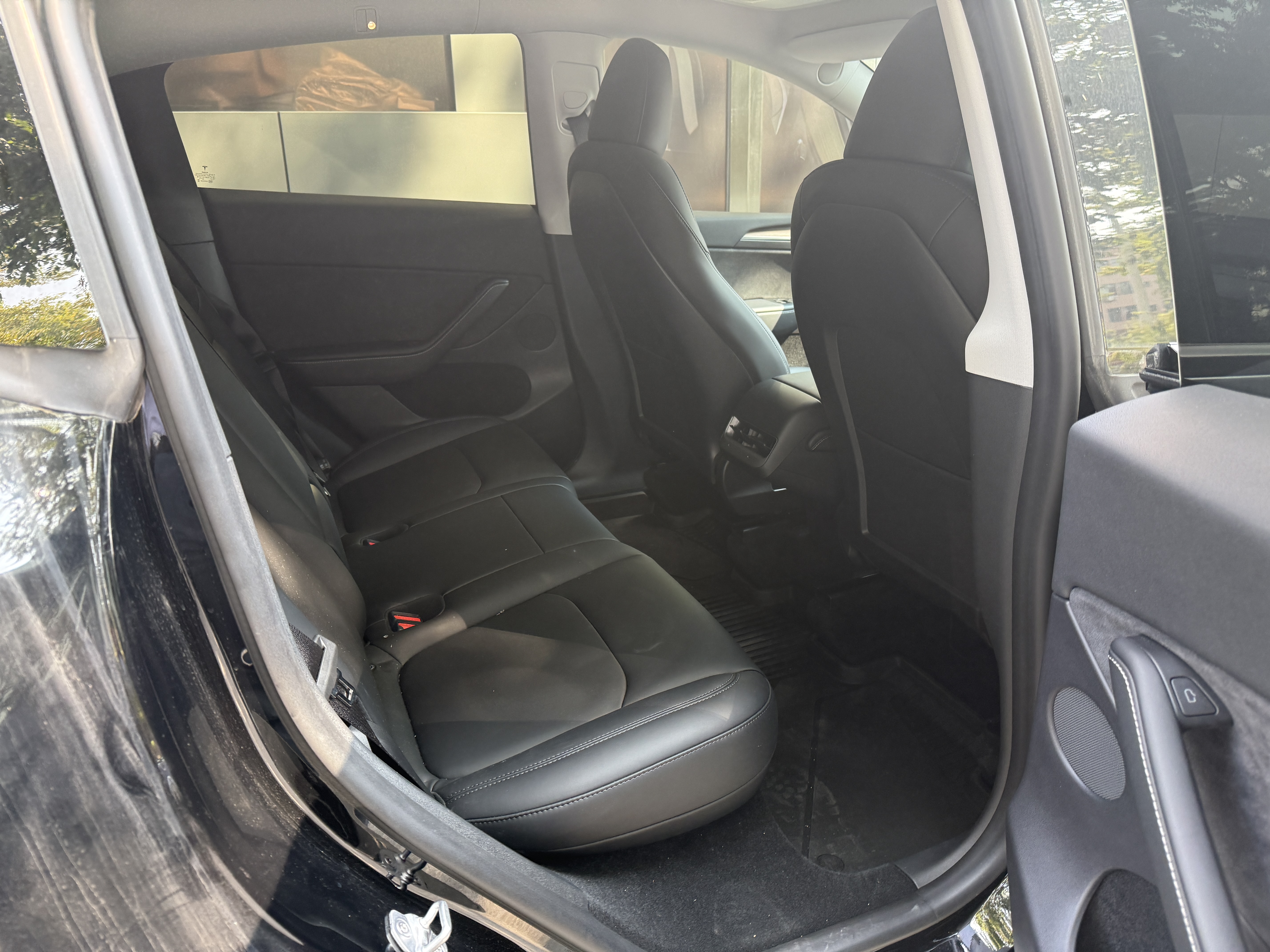 Tesla Model Y 2023 #2 Tesla Model Y 2023 car image #2