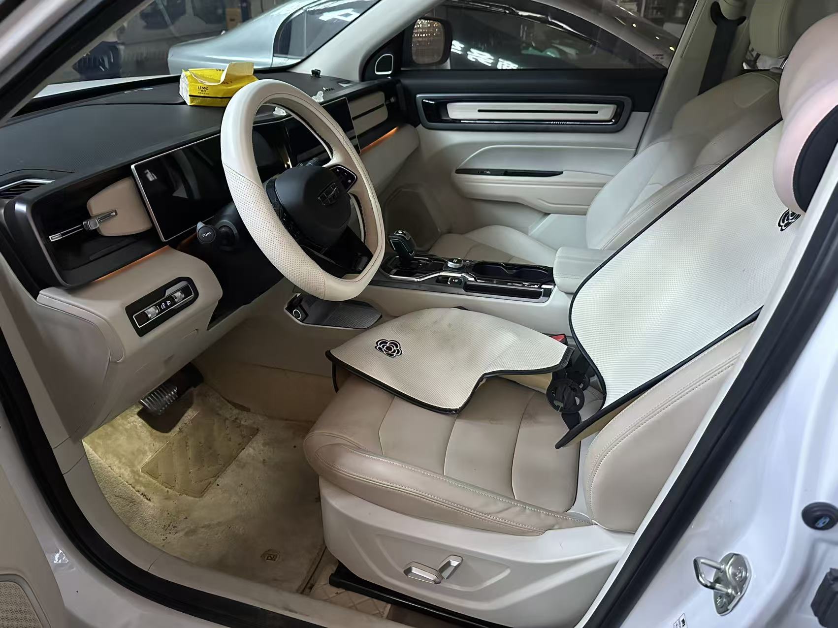 GEELY ICON 2023 صورة سيارة #2