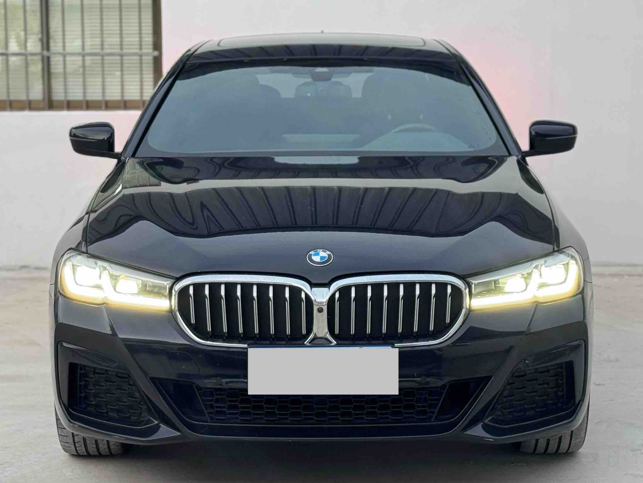 BMW 5 Series 2023 #2 BMW 5 Series 2023 car image #2