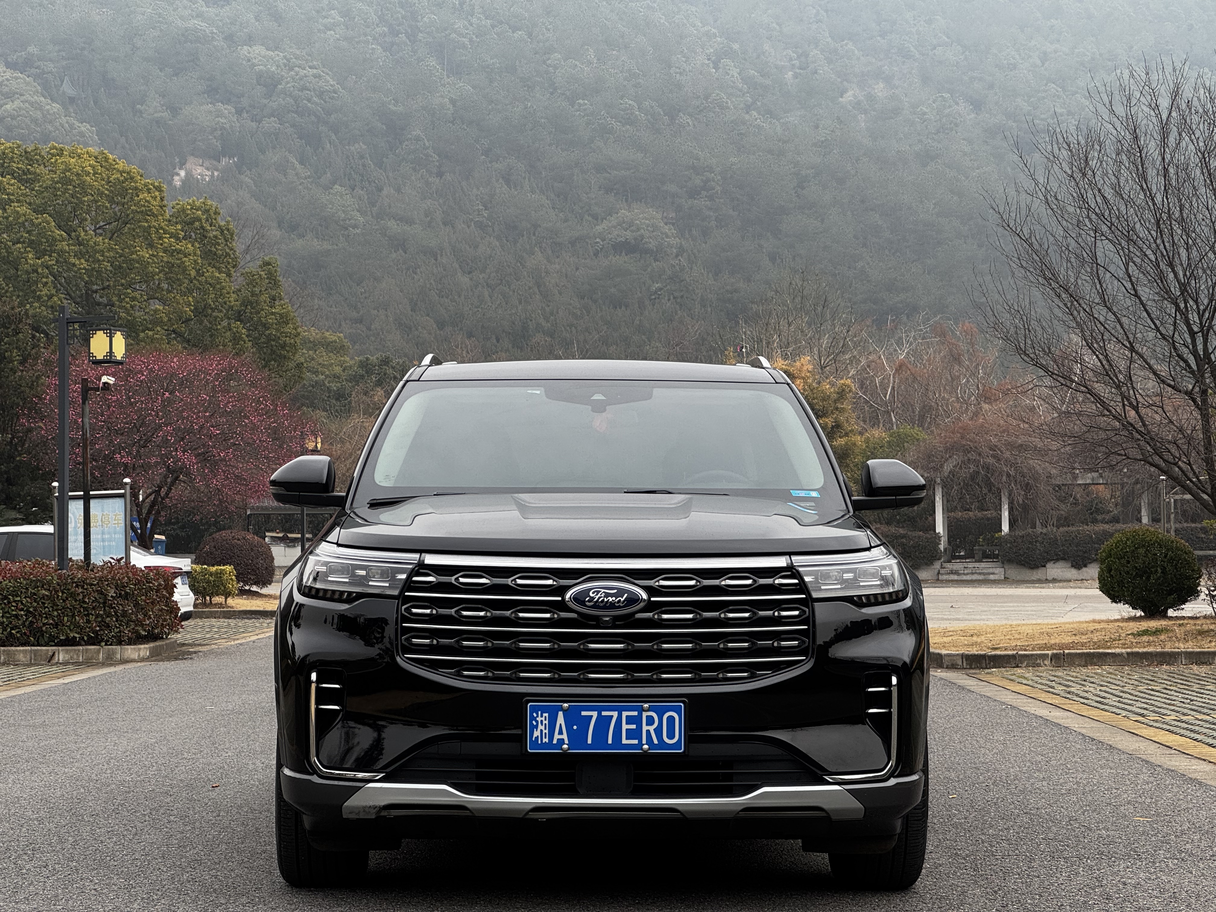 Ford Explorer 2024 صورة سيارة #2