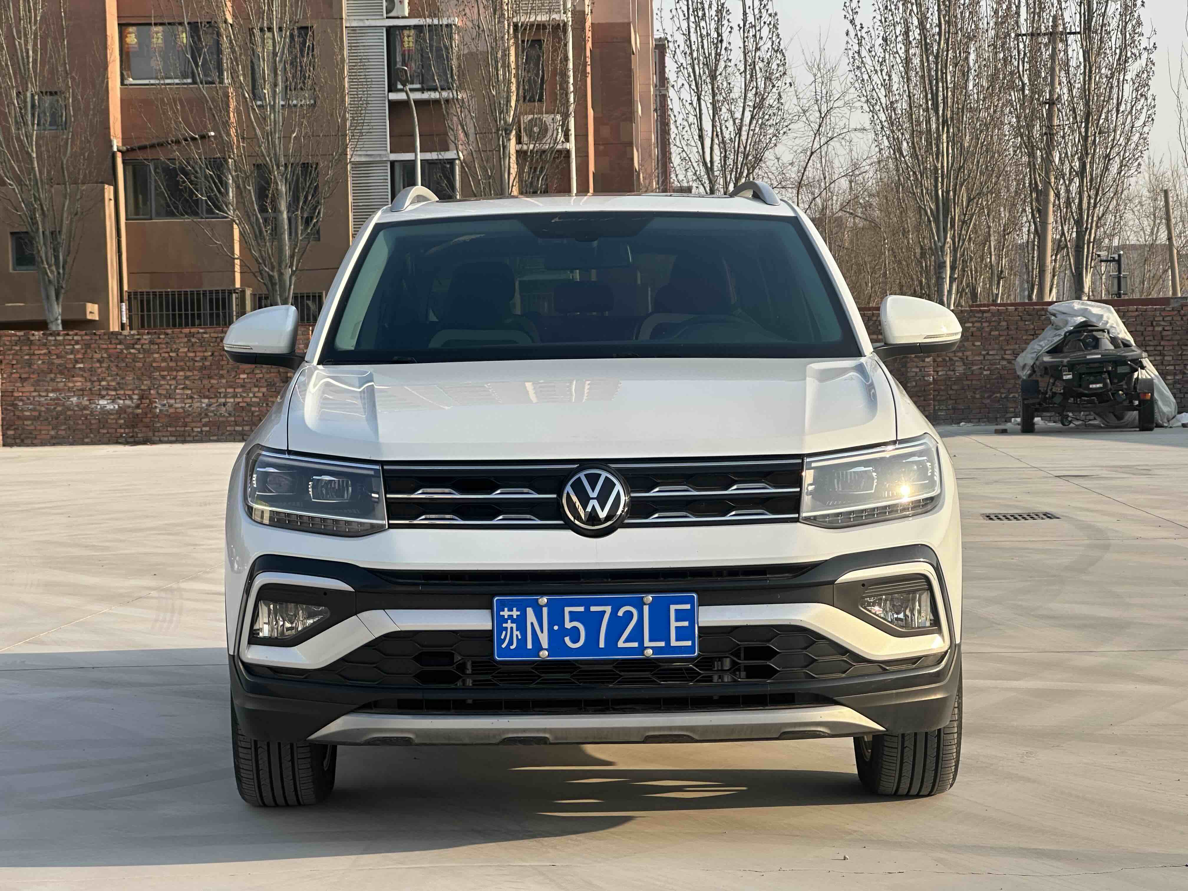 Volkswagen T-Cross 2023 car image #2