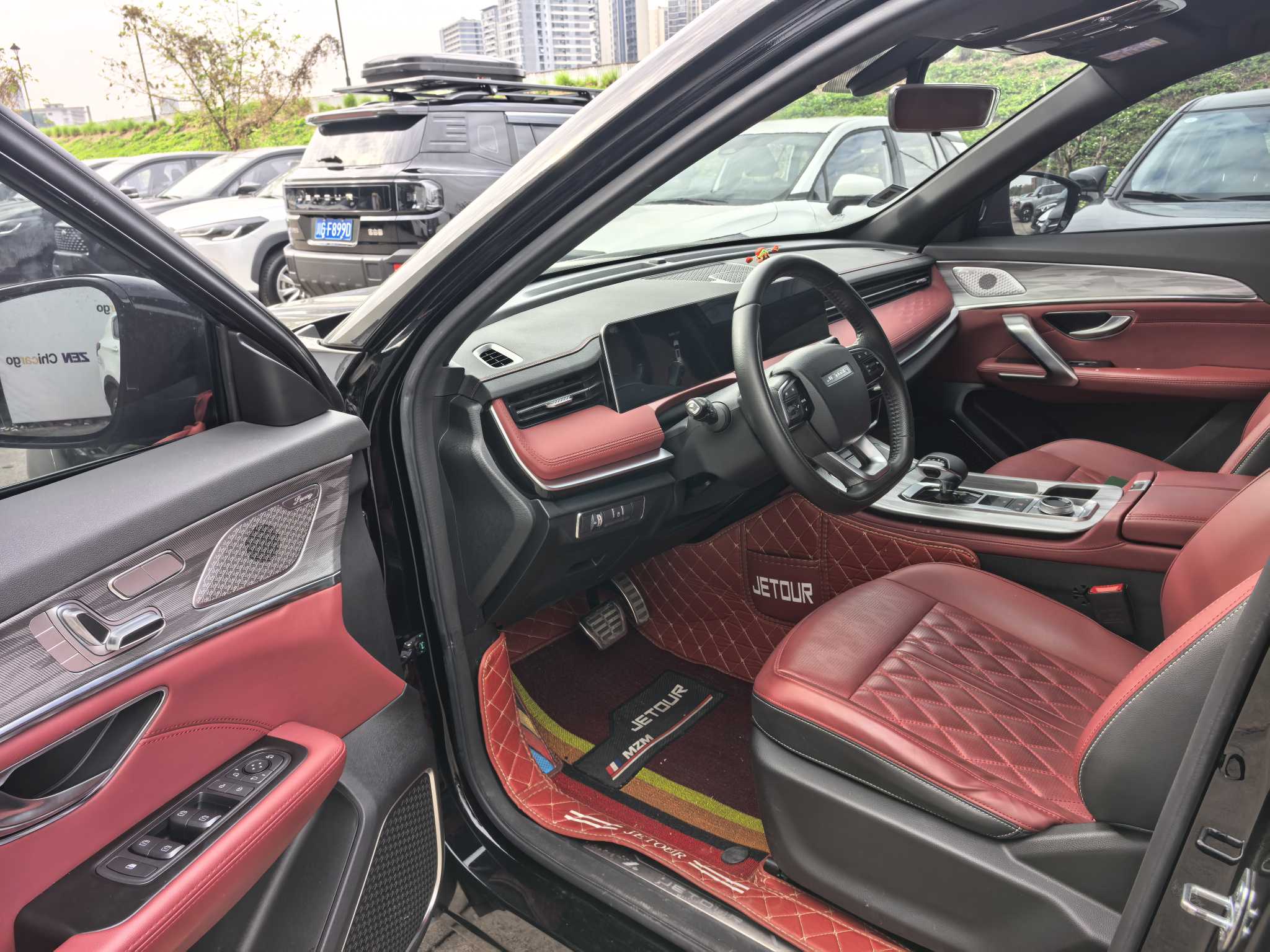 X70 PLUS 2024 #2 X70 PLUS 2024 car image #2