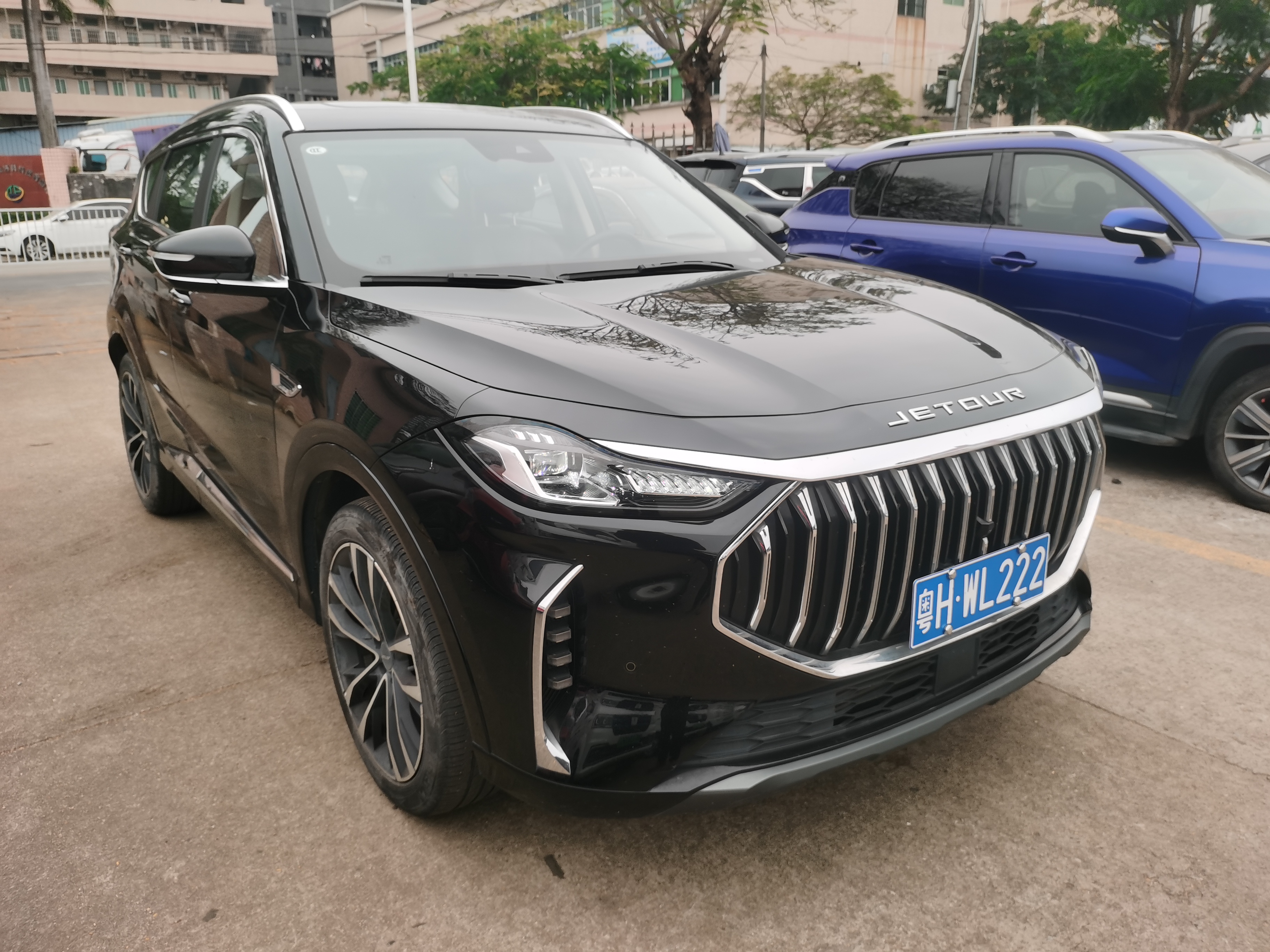 Jetour X70 PLUS 2023 car image #2