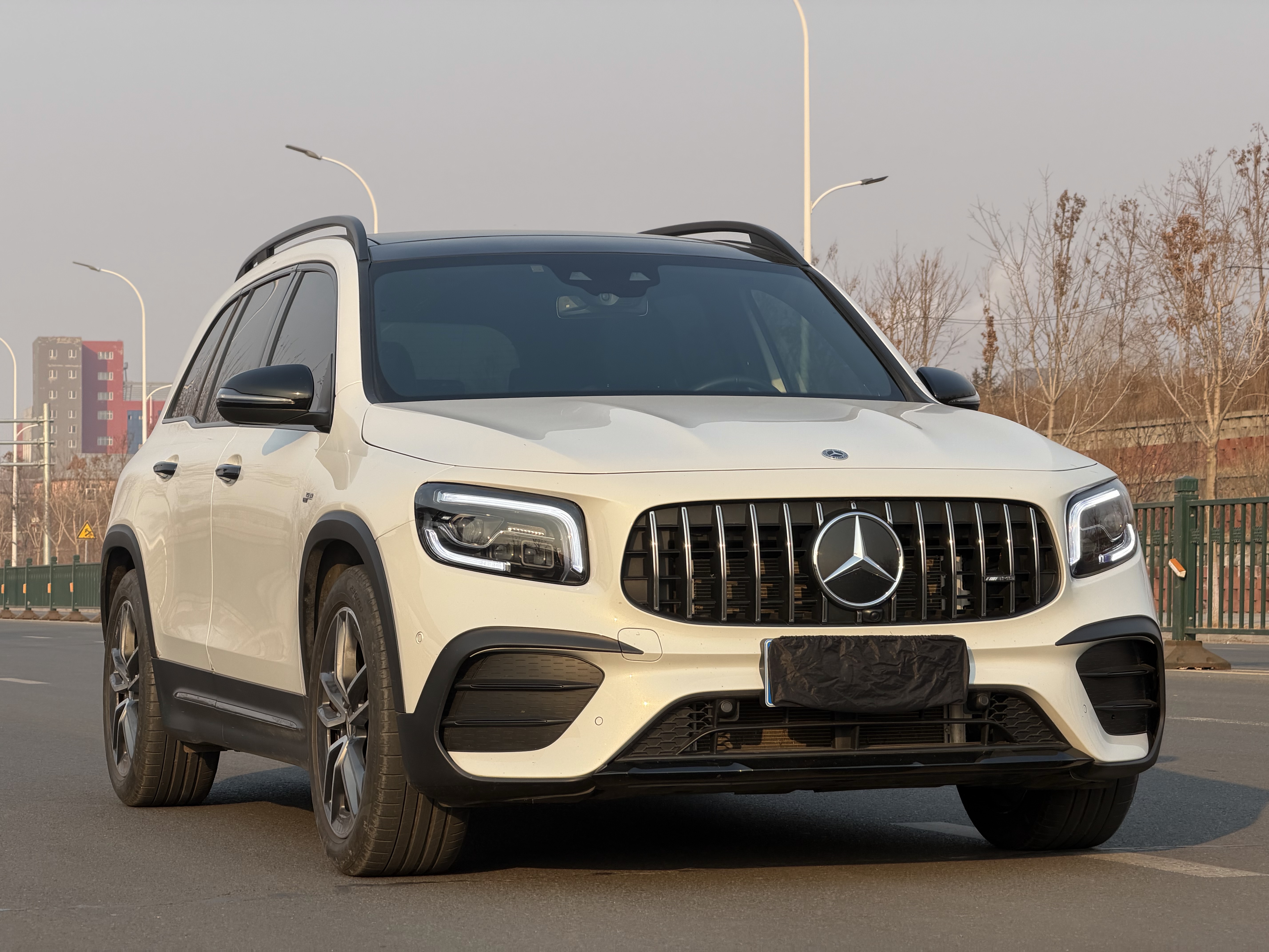 Mercedes-Benz GLB AMG 2023 immagine di auto #2