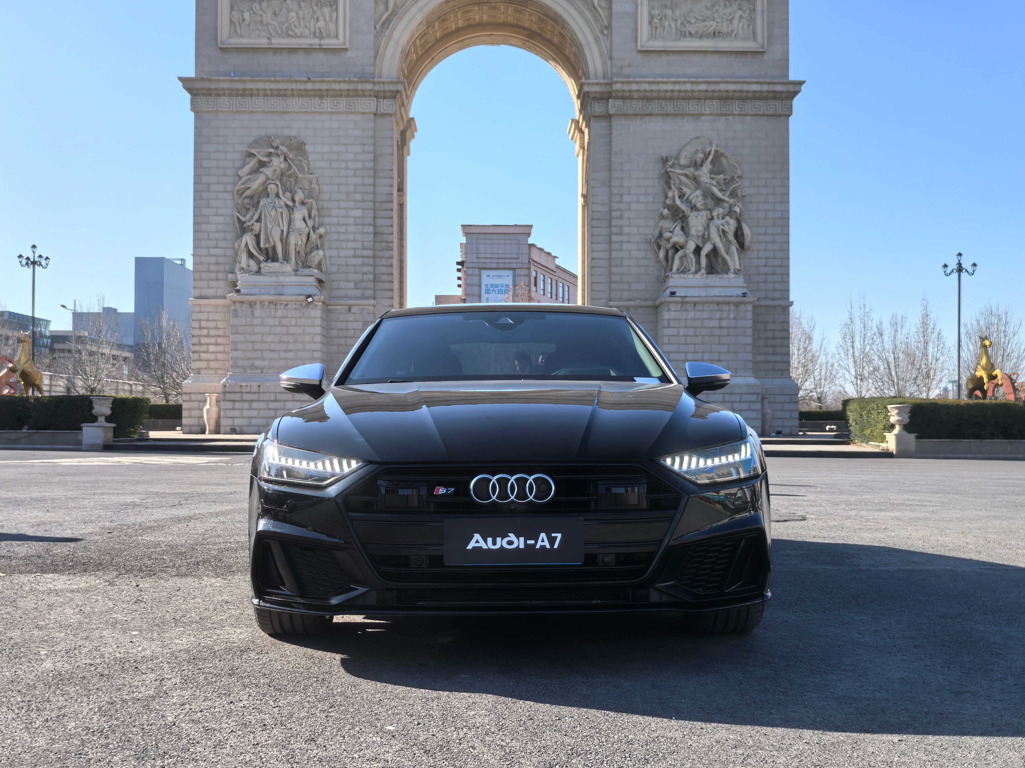 Audi S7 2023 car image #2