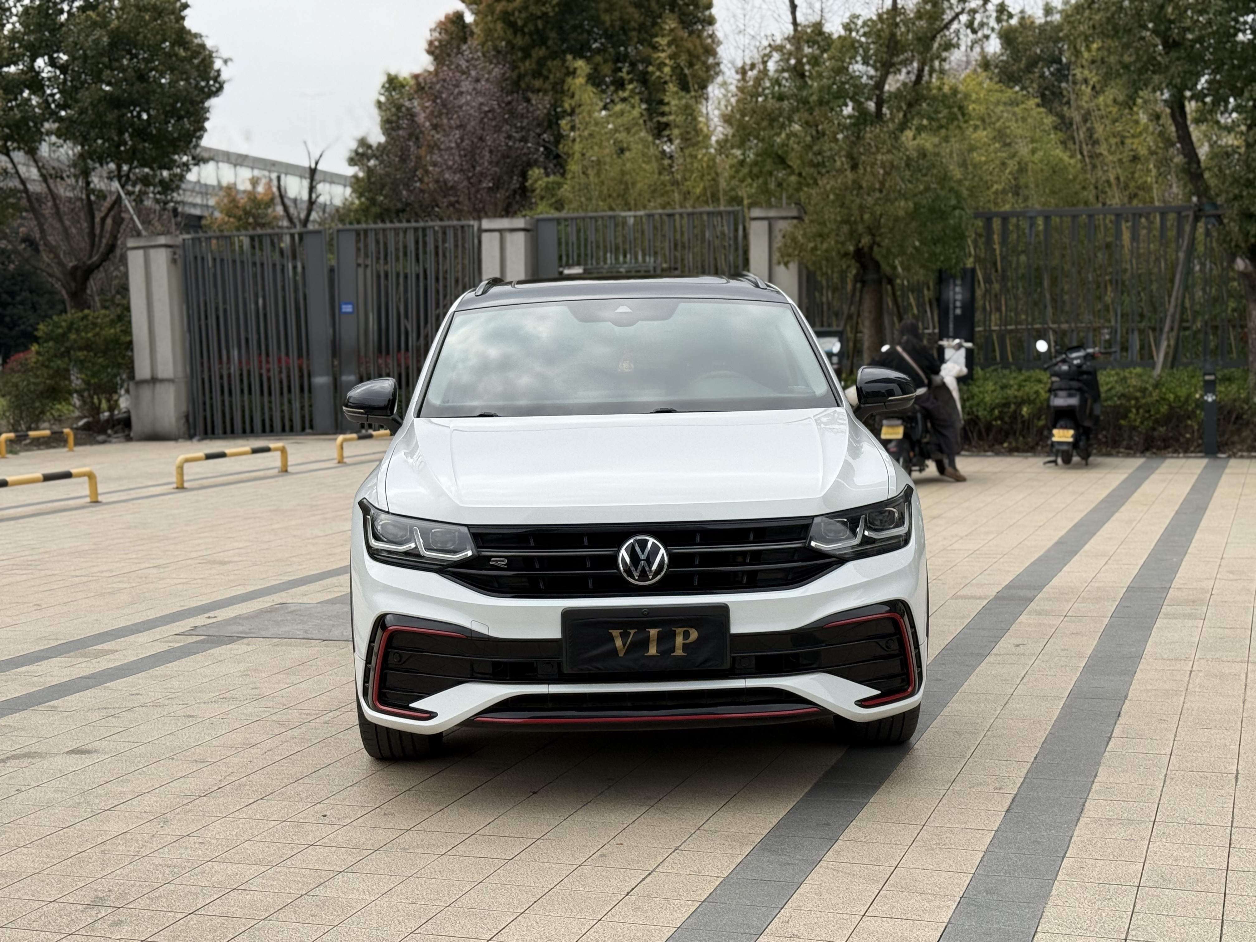 Volkswagen Tiguan X 2024 immagine di auto #2
