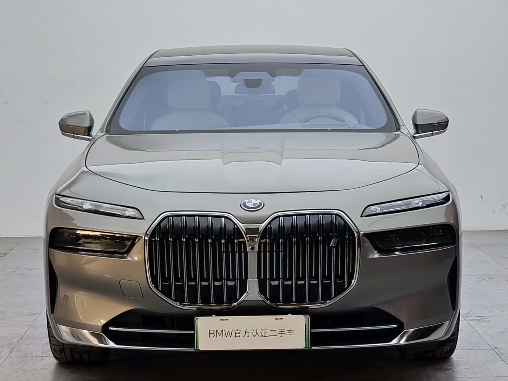 BMW i7 2023 #2 BMW i7 2023 car image #2