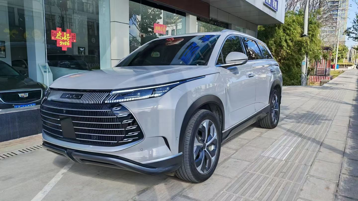 BYD Frigate 07 2023 #2 BYD Frigate 07 2023 car image #2