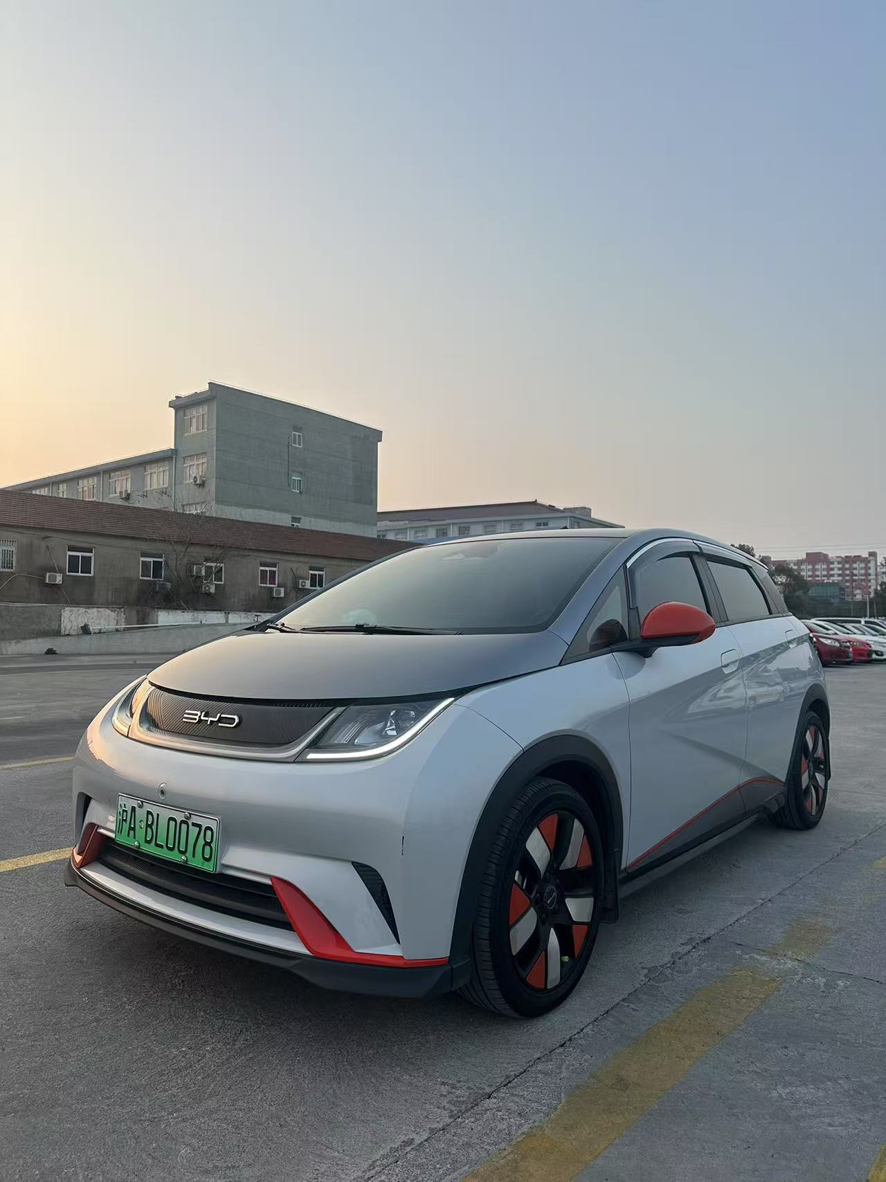 BYD Dolphin 2023 car image #2