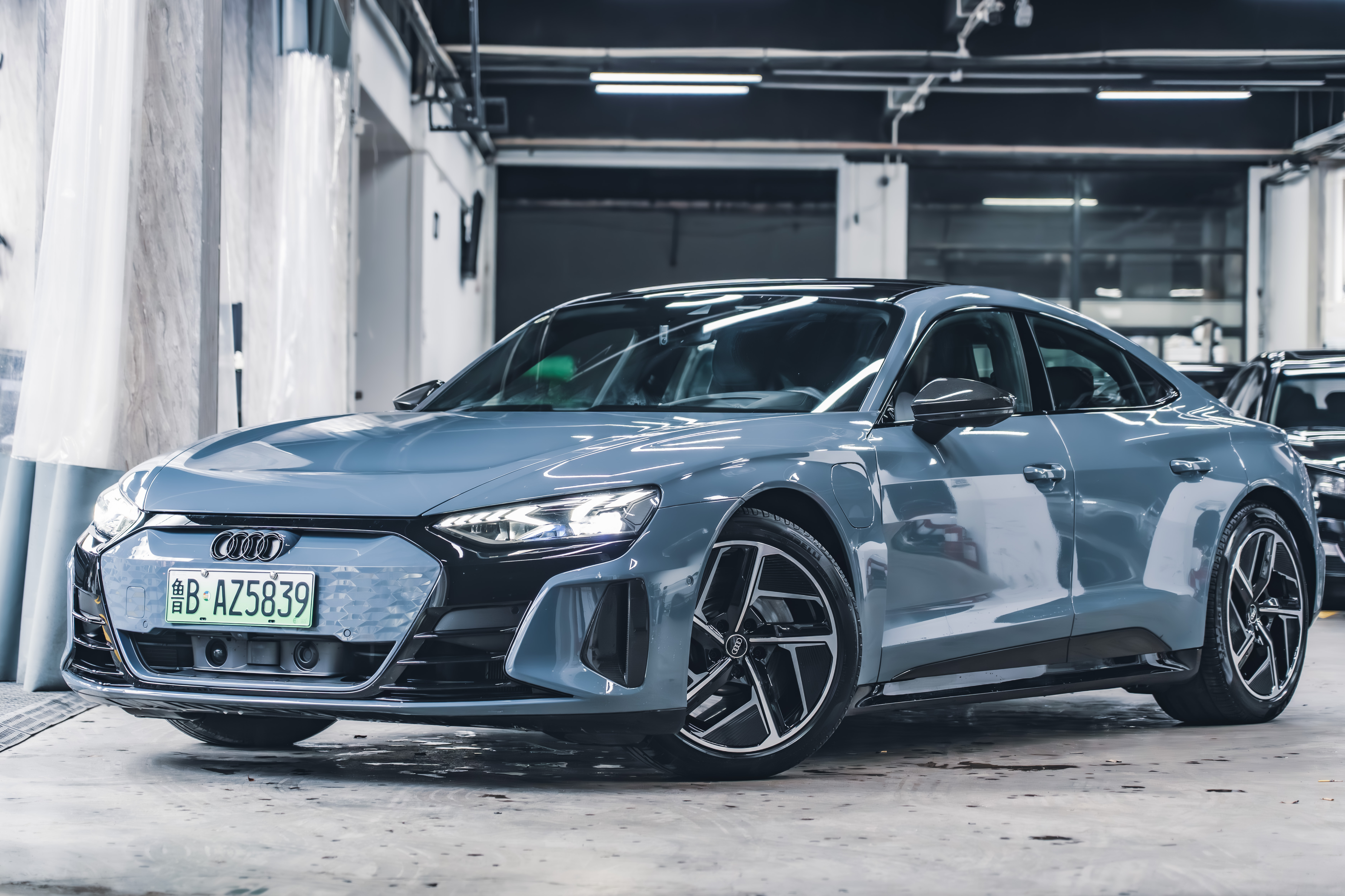 Audi RS e-tron GT 2023 car image #2