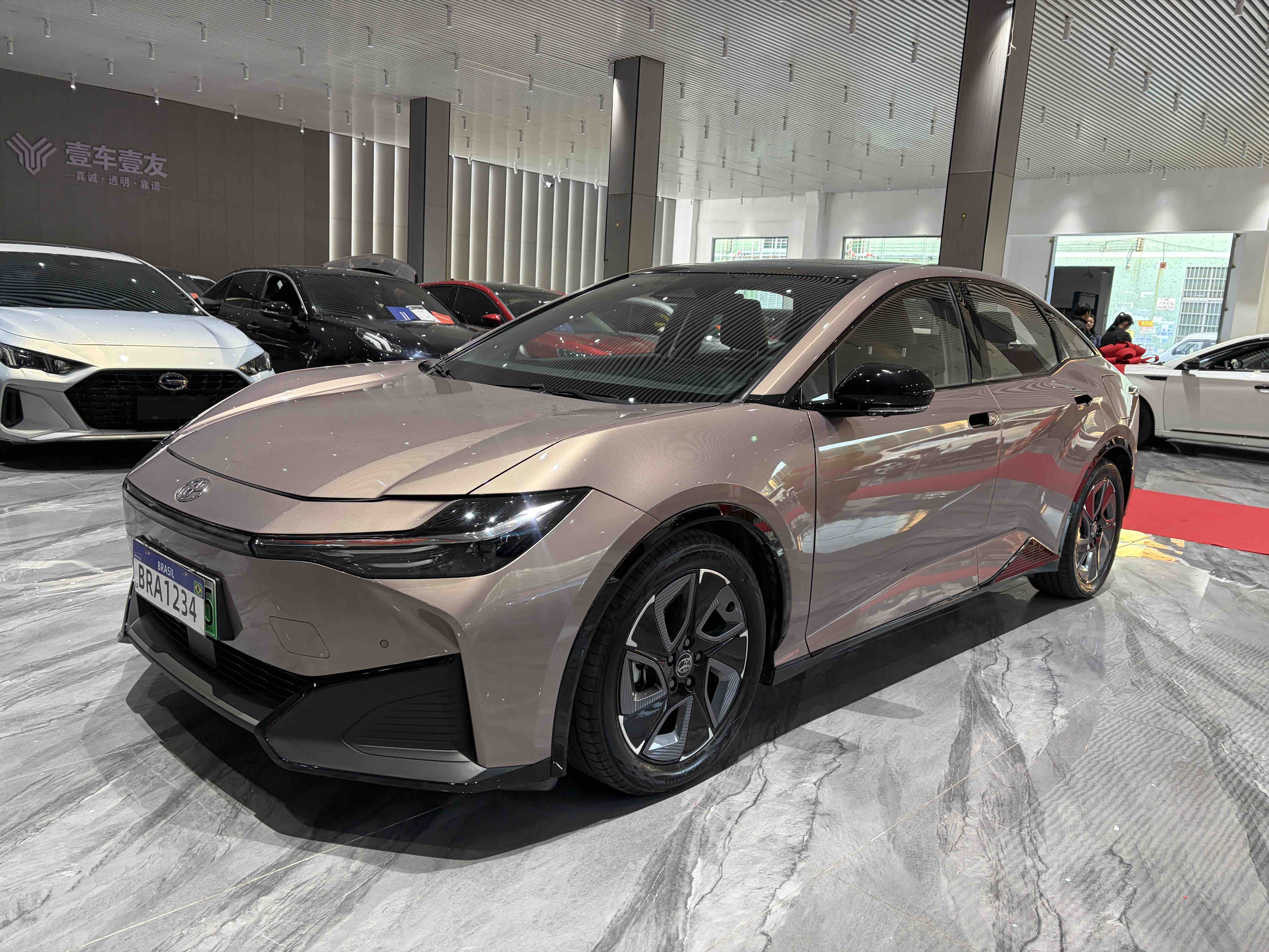 Toyota bZ3 2023 immagine di auto #2