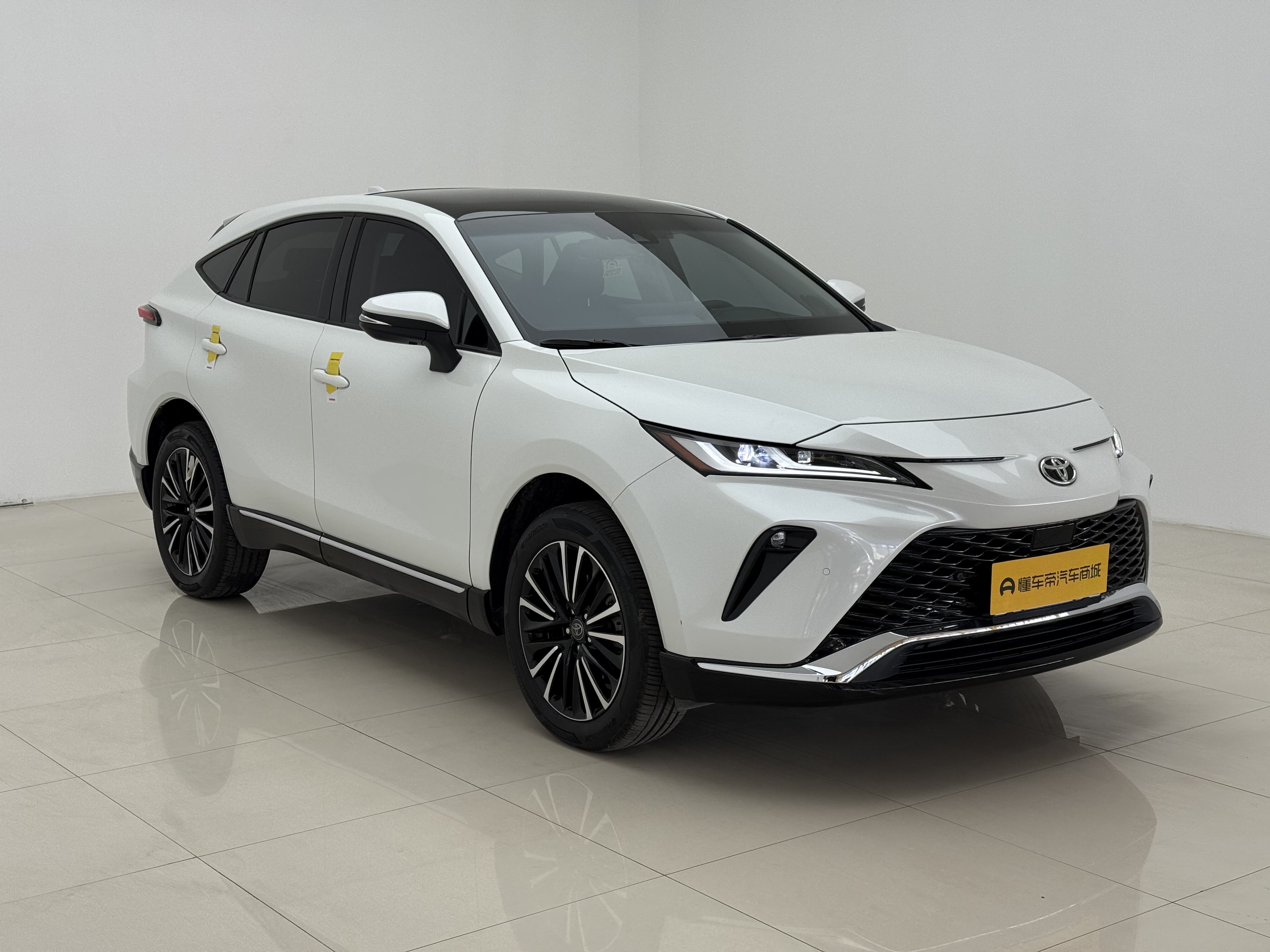 Toyota Venza 2023 car image #2