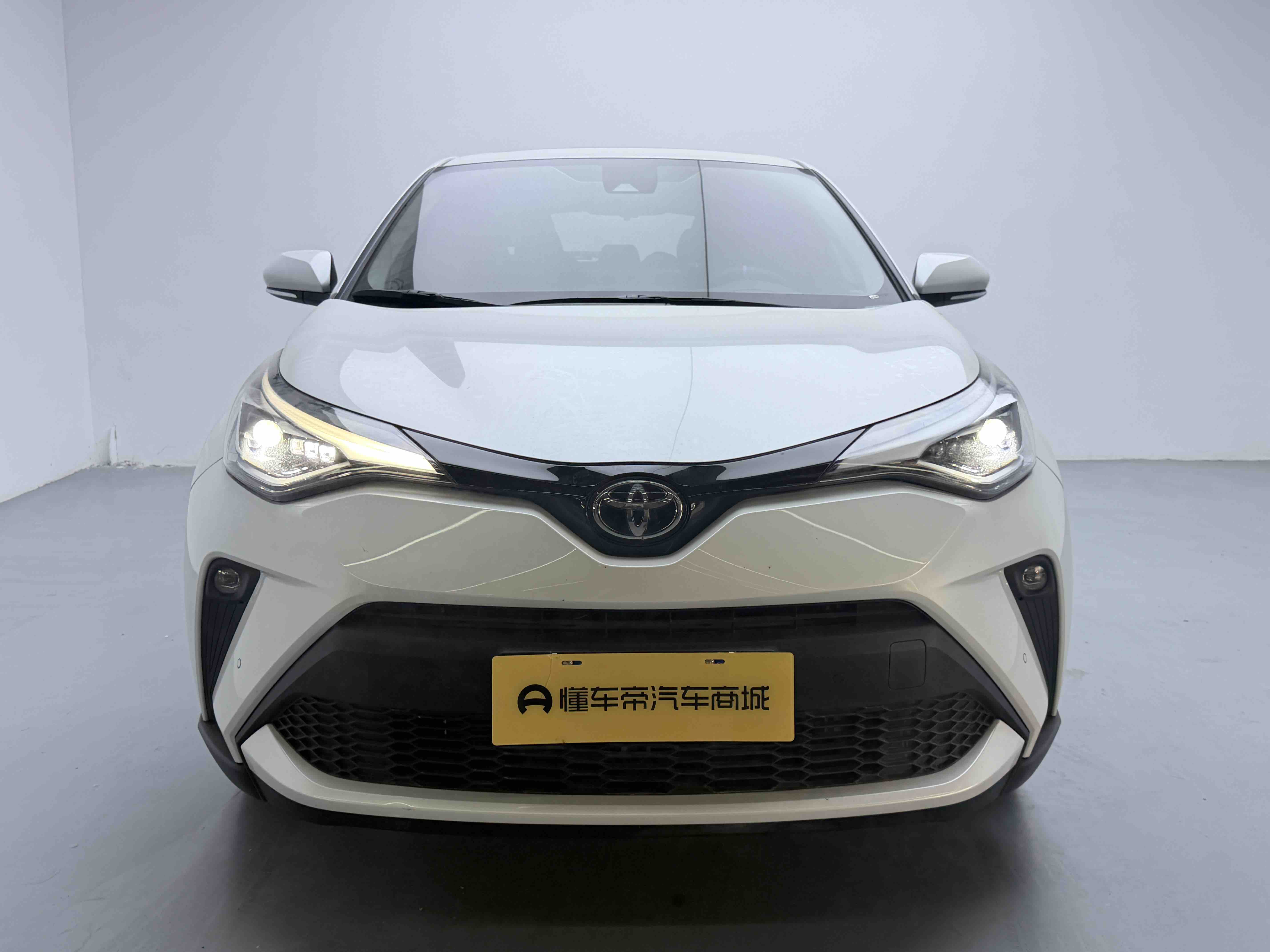 Toyota C-HR 2024 car image #2