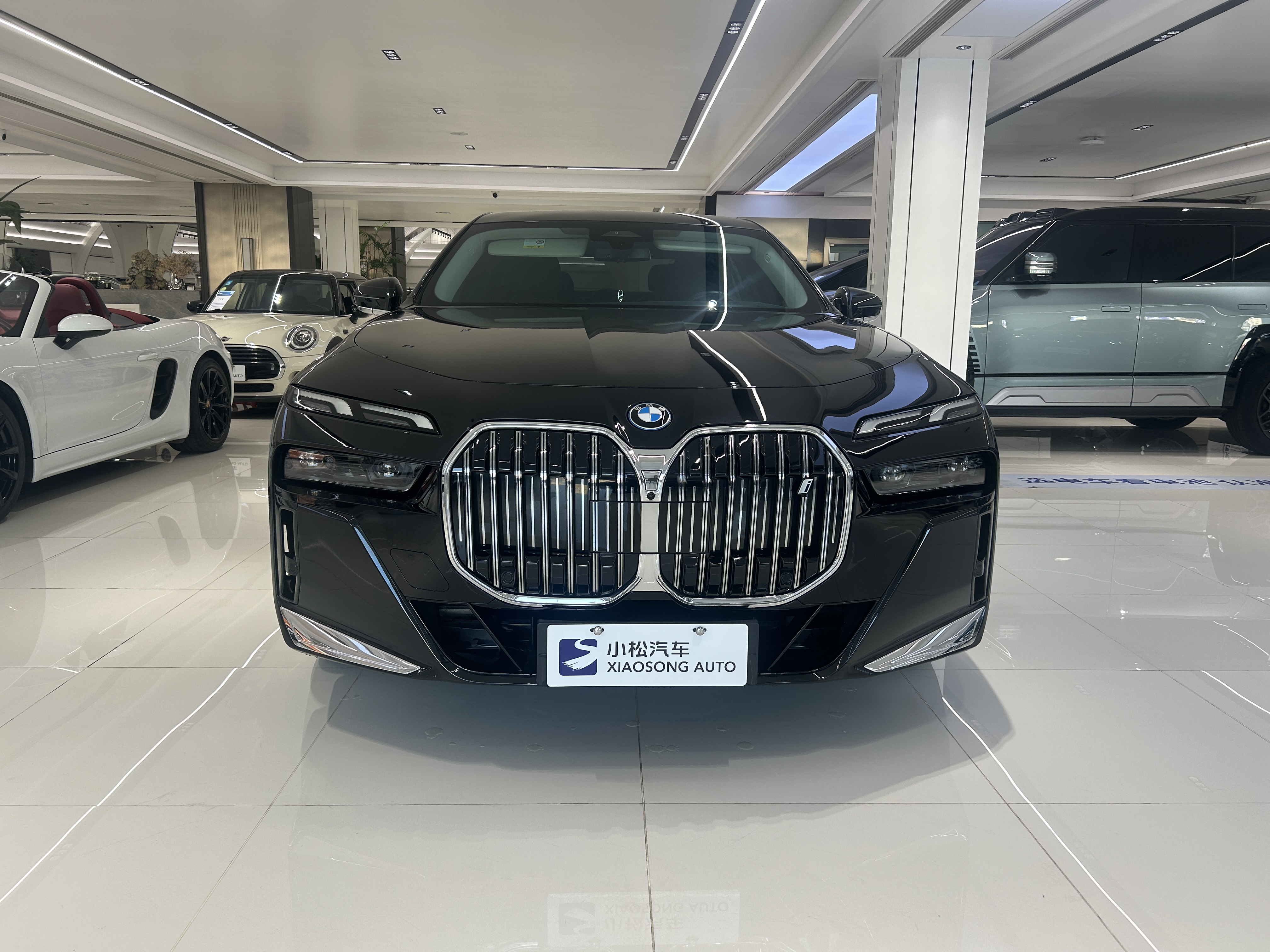 BMW i7 2023 car image #2