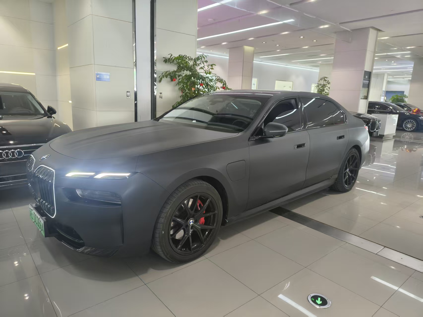 BMW i7 2025 immagine di auto #2