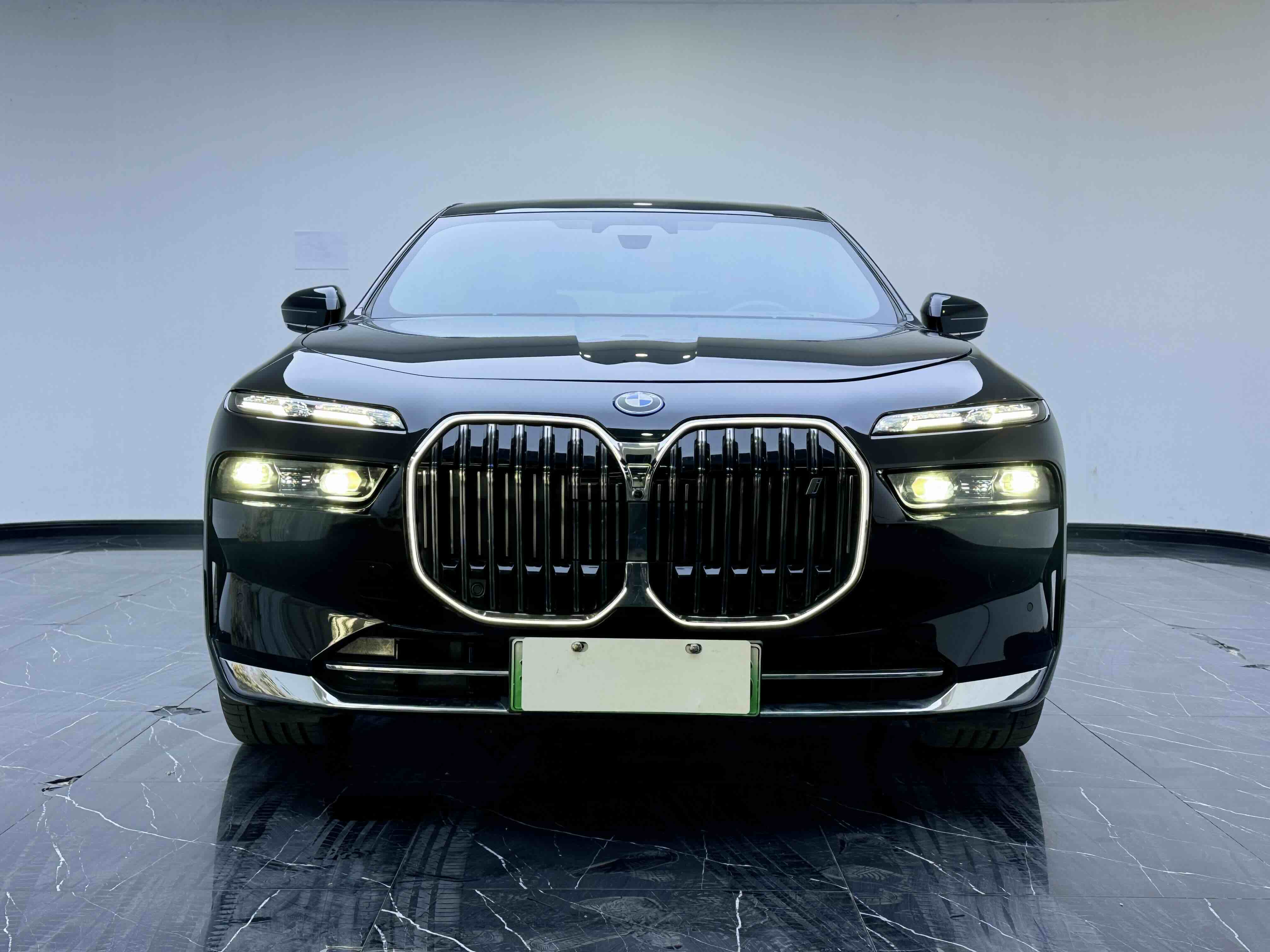 BMW i7 2024 #2 BMW i7 2024 car image #2