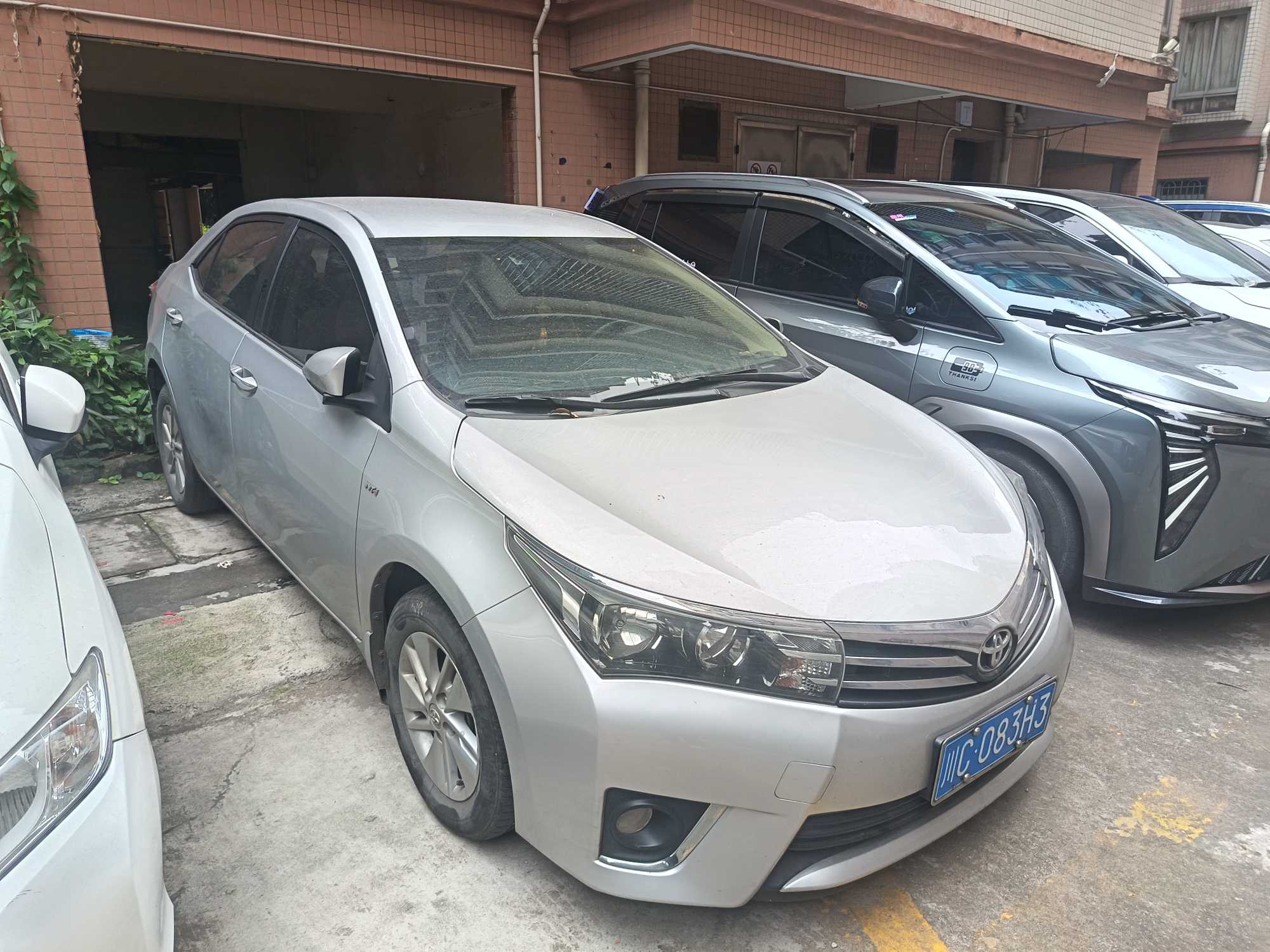 Toyota 2015 car image #2