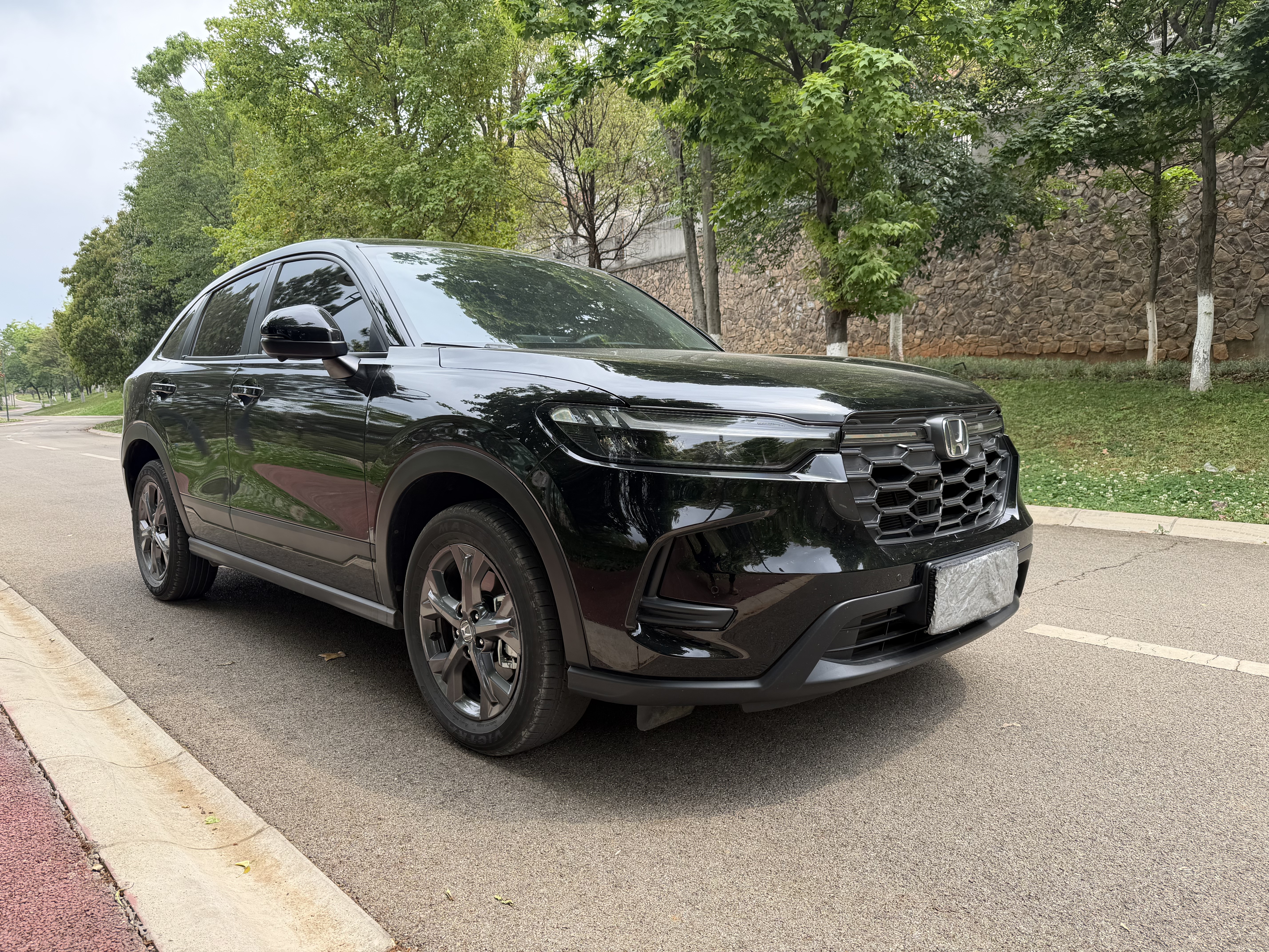 Honda HR-V 2025 car image #2