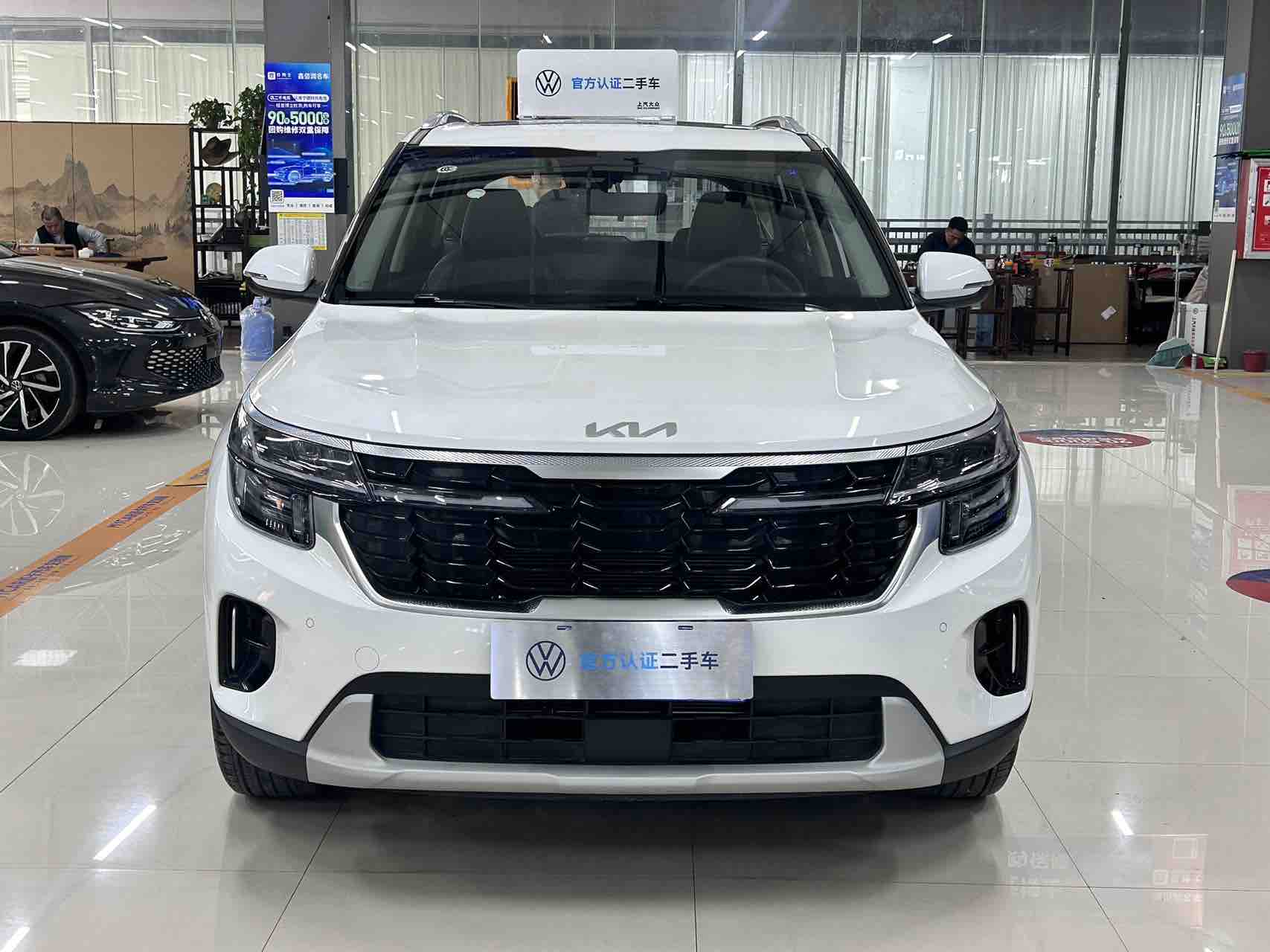 Kia Seltos 2025 imagen de coche #2